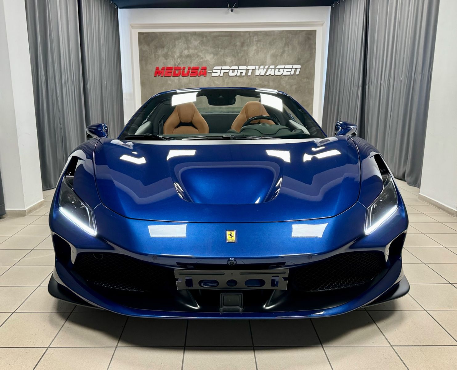 Fahrzeugabbildung Ferrari F8 SPIDER DAYTONA SEAT CARBON PDISPLAY LIFT FULL