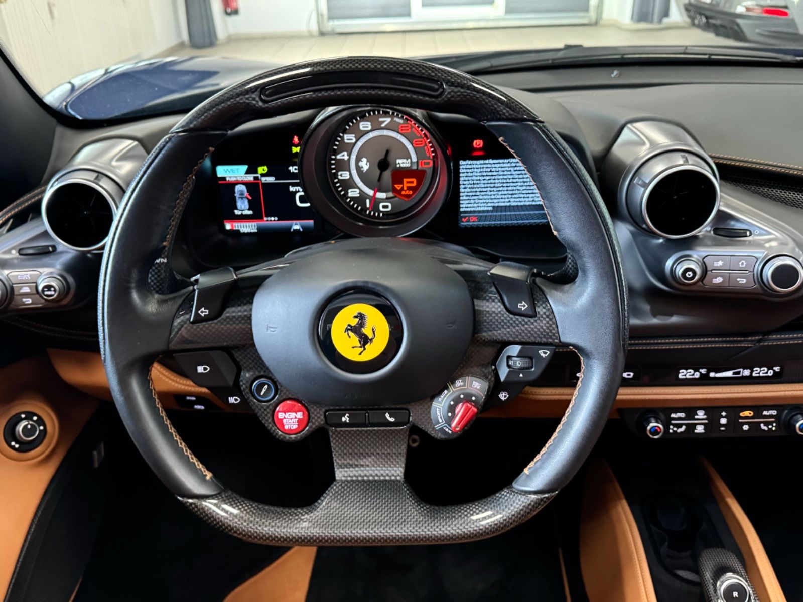 Fahrzeugabbildung Ferrari F8 SPIDER DAYTONA SEAT CARBON PDISPLAY LIFT FULL