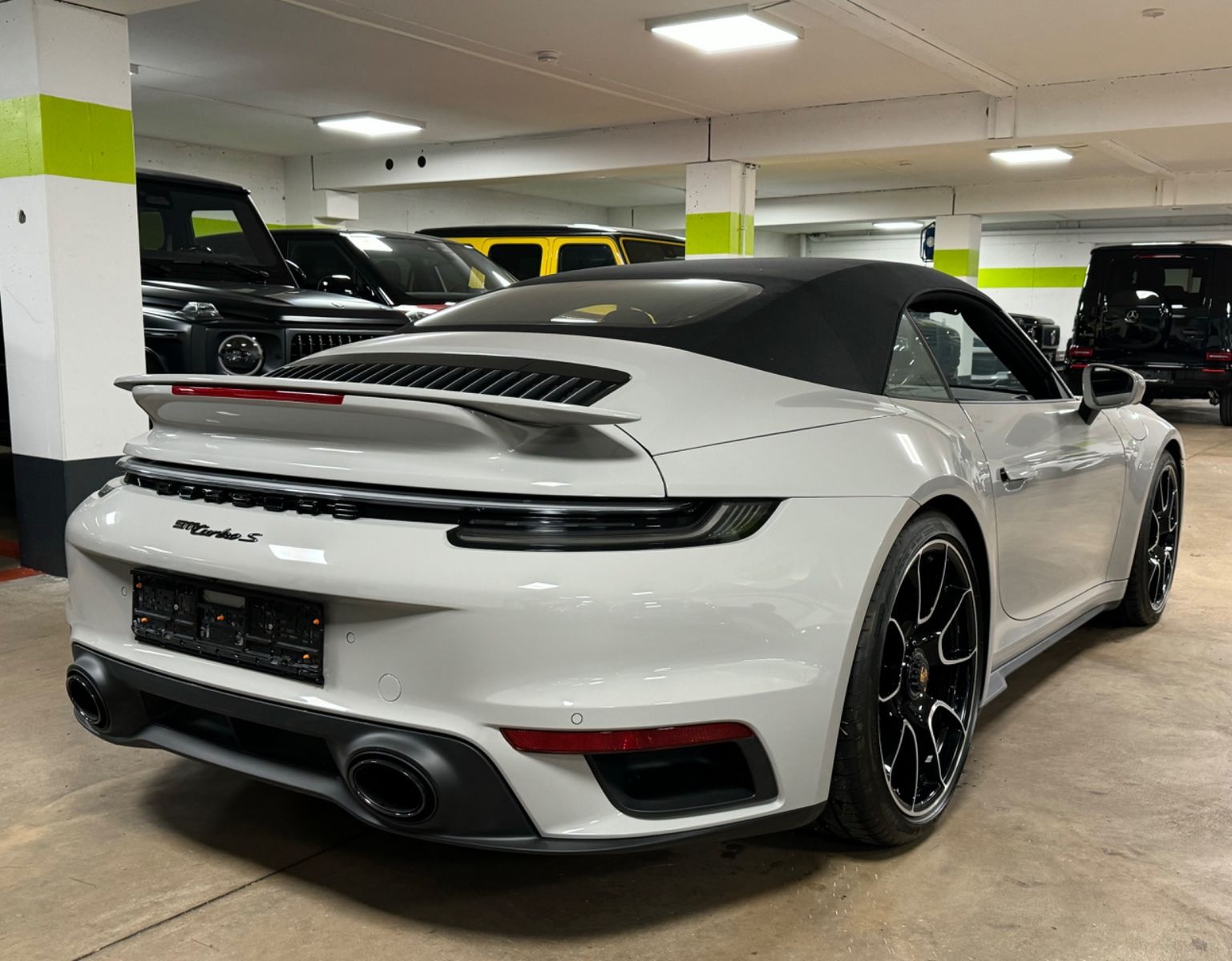 Fahrzeugabbildung Porsche 992 TURBO S CABRIO KREIDE CARBON LIFT BOSE NEW!