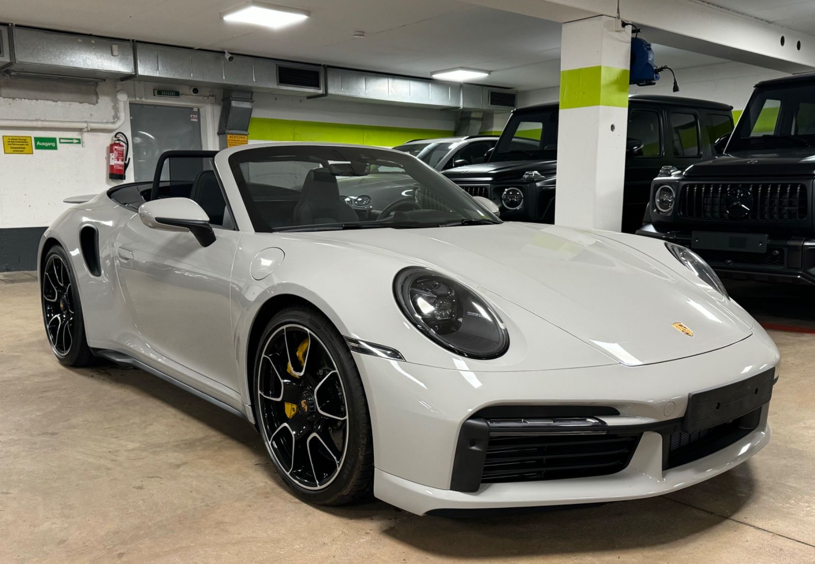 Fahrzeugabbildung Porsche 992 TURBO S CABRIO KREIDE CARBON LIFT BOSE NEW!