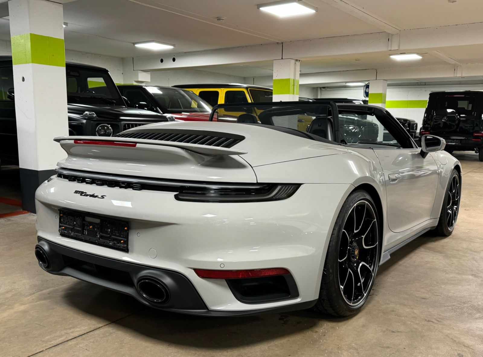 Fahrzeugabbildung Porsche 992 TURBO S CABRIO KREIDE CARBON LIFT BOSE NEW!