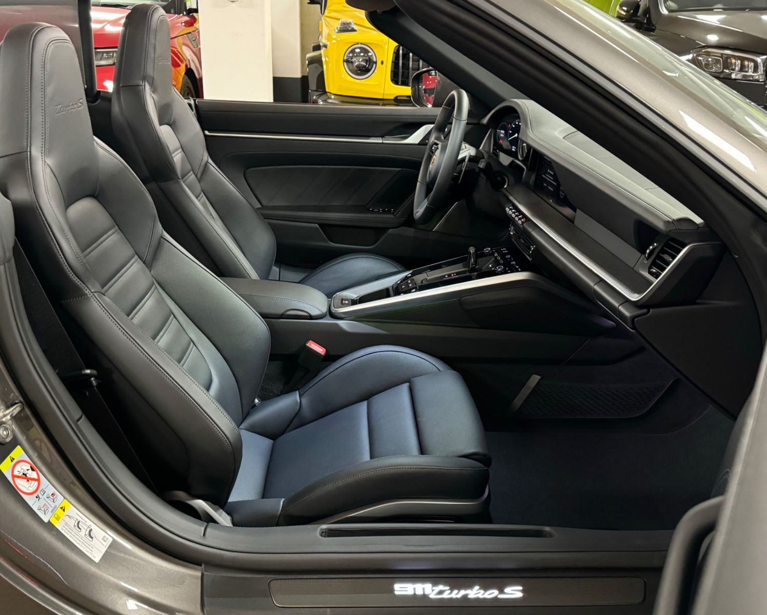 Fahrzeugabbildung Porsche 911 TURBO S CABRIO CARBON BURMESTER LIFT FULLOPT