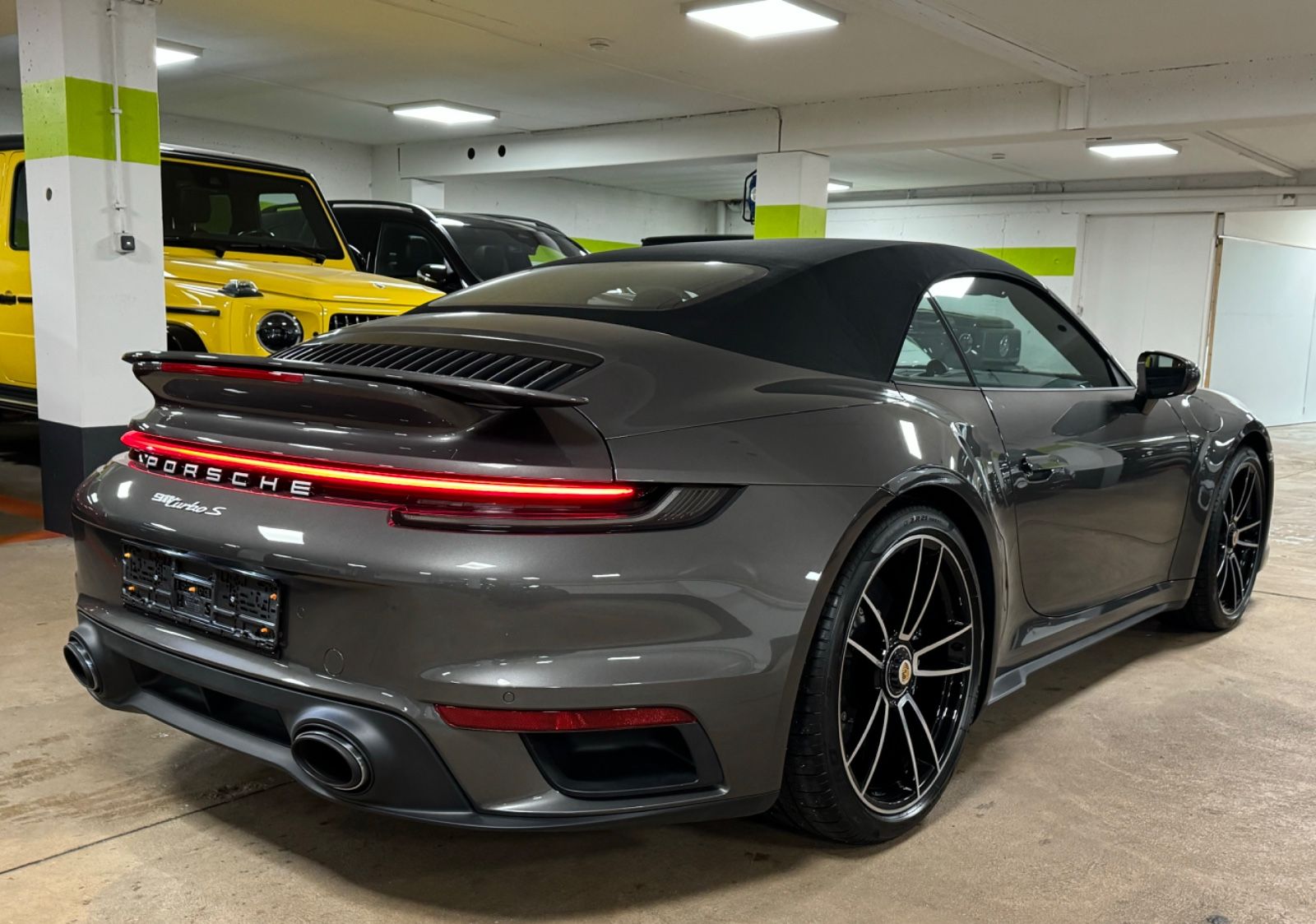 Fahrzeugabbildung Porsche 911 TURBO S CABRIO CARBON BURMESTER LIFT FULLOPT