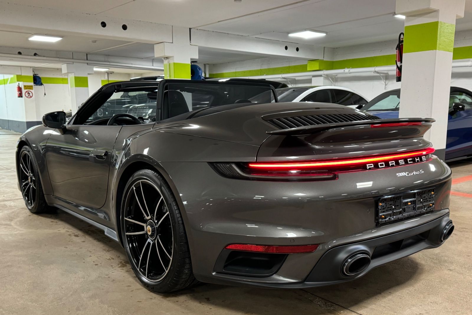 Fahrzeugabbildung Porsche 911 TURBO S CABRIO CARBON BURMESTER LIFT FULLOPT