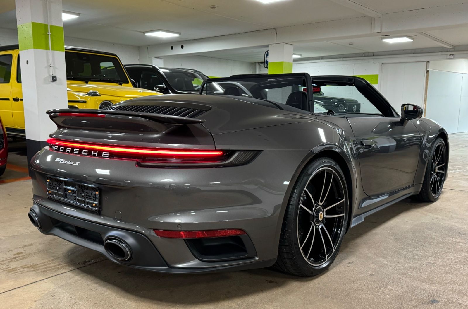 Fahrzeugabbildung Porsche 911 TURBO S CABRIO CARBON BURMESTER LIFT FULLOPT