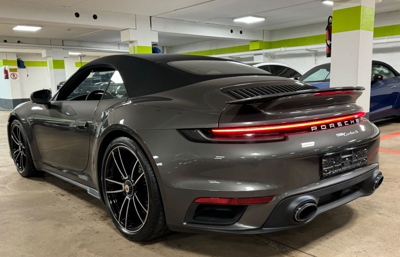 Fahrzeugabbildung Porsche 992 TURBO S CABRIO CARBON BURMESTER LIFT FULLOPT