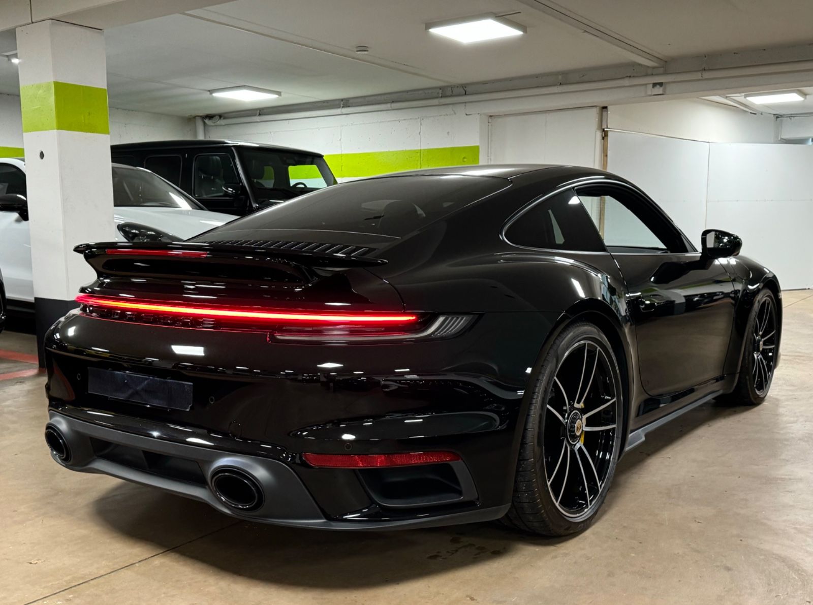 Fahrzeugabbildung Porsche 911 TURBO S COUPE BLACK CARBON LIFT BOSE NEW FUL