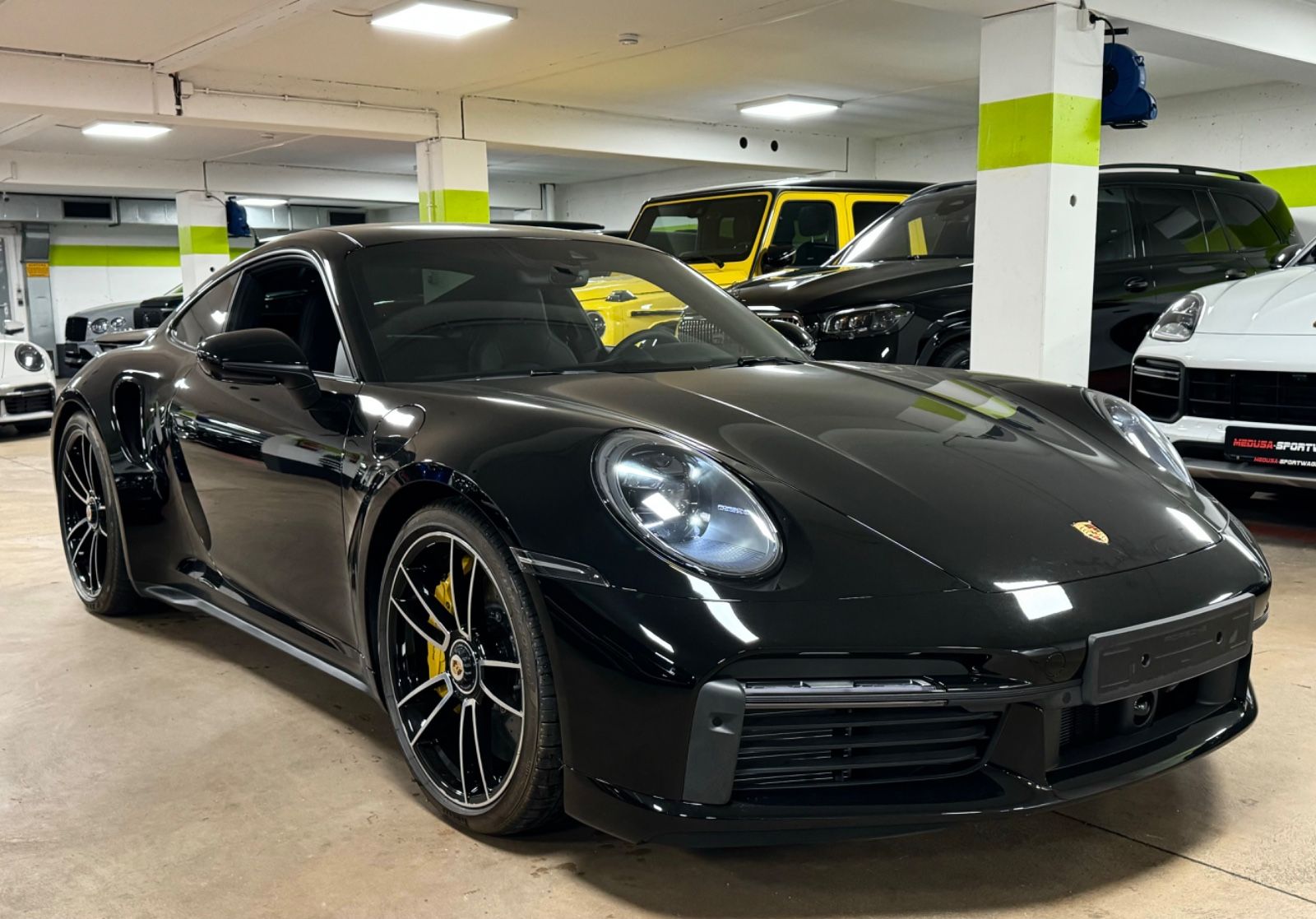 Fahrzeugabbildung Porsche 911 TURBO S COUPE BLACK CARBON LIFT BOSE NEW FUL