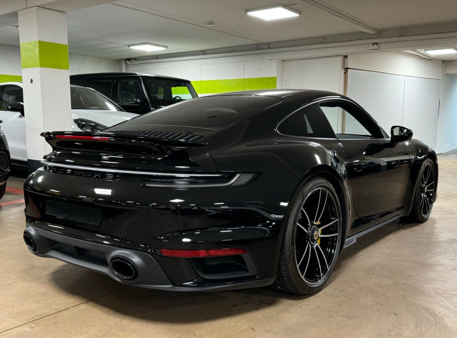 Fahrzeugabbildung Porsche 911 TURBO S COUPE BLACK CARBON LIFT BOSE NEW FUL