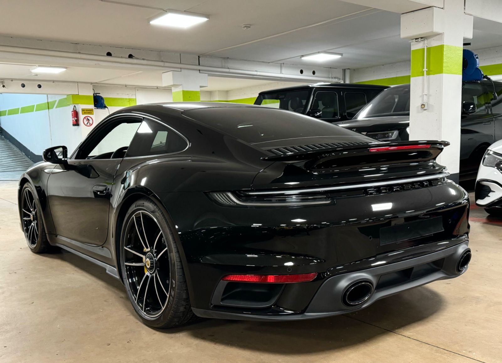 Fahrzeugabbildung Porsche 911 TURBO S COUPE BLACK CARBON LIFT BOSE NEW FUL