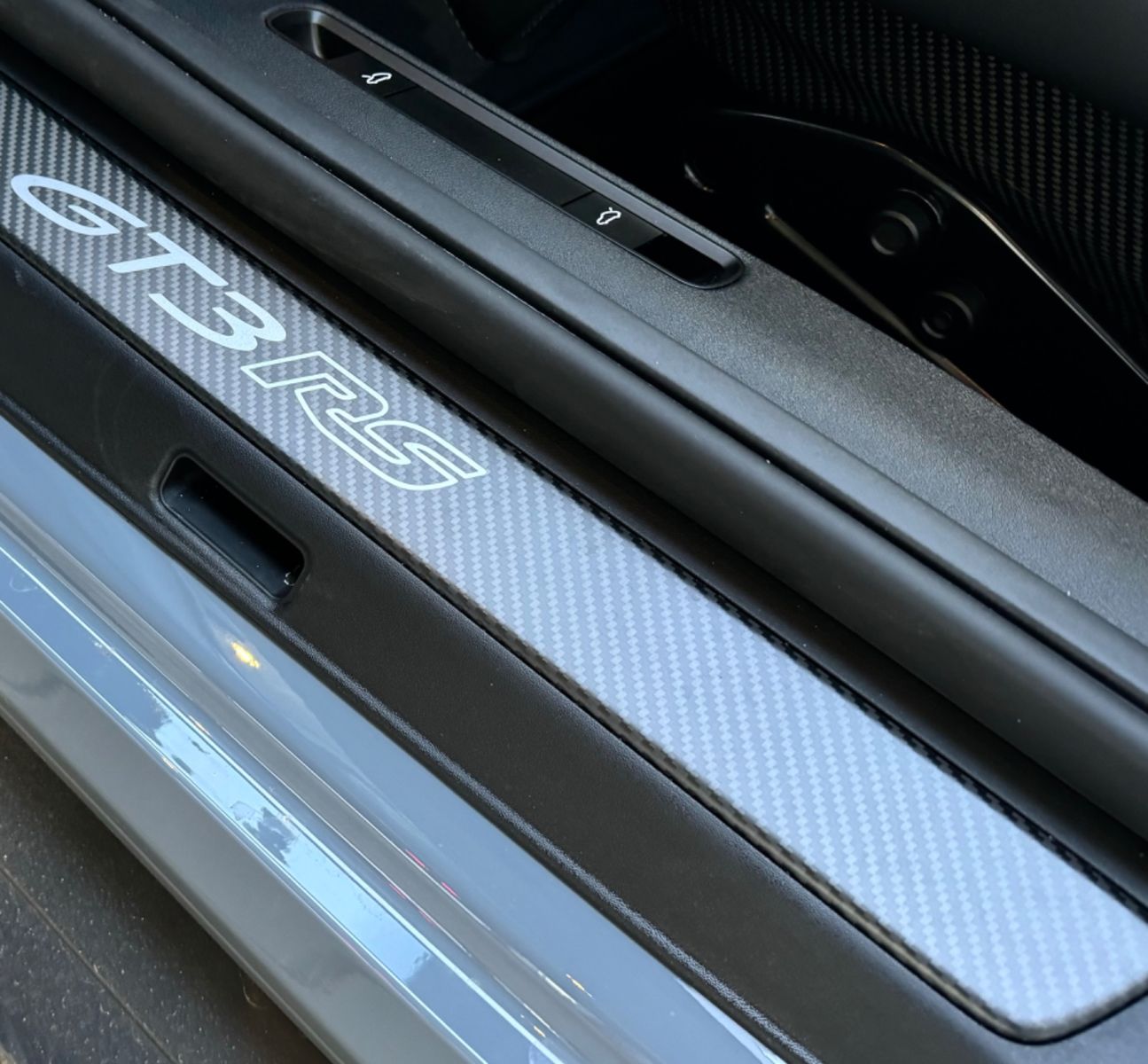 Fahrzeugabbildung Porsche 911 GT3 RS WEISSACH CARBON CERAMIC LIFT FULL!!!
