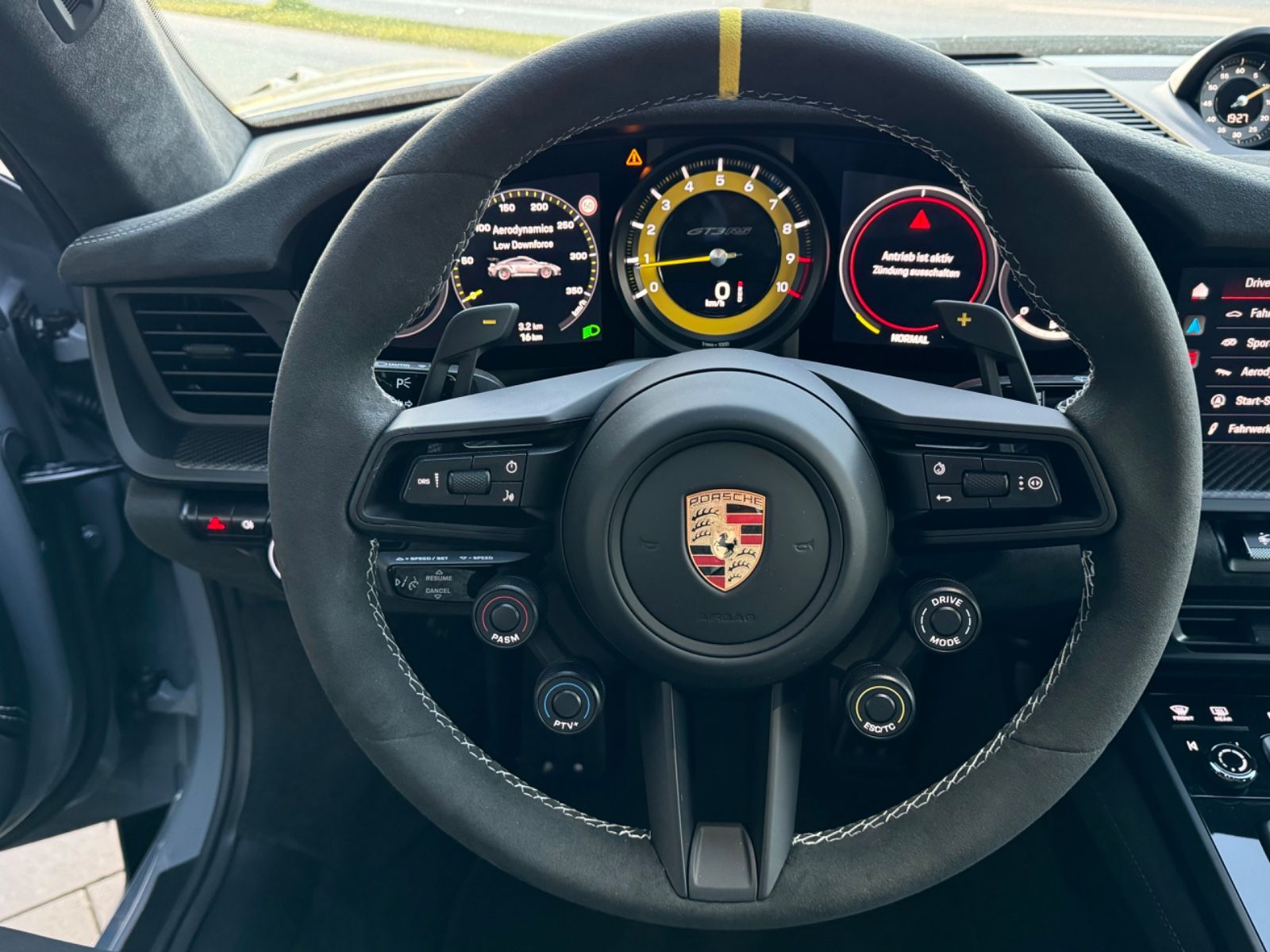 Fahrzeugabbildung Porsche 911 GT3 RS WEISSACH CARBON CERAMIC LIFT FULL!!!