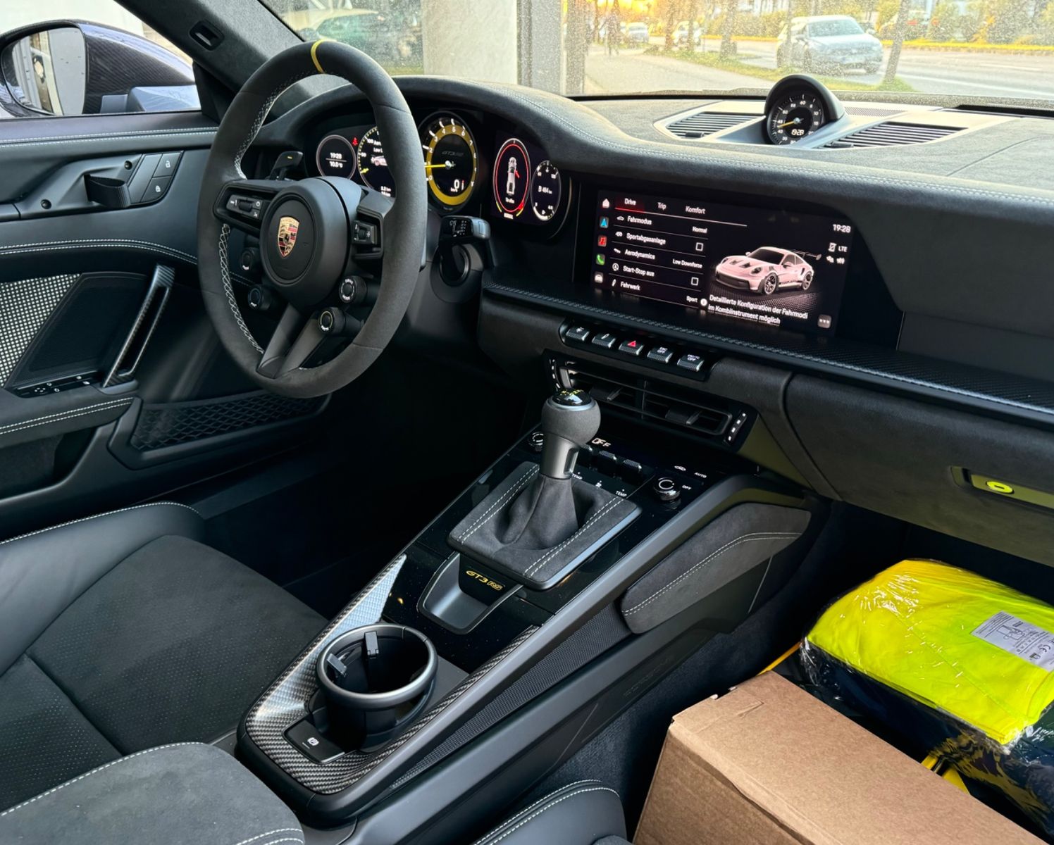 Fahrzeugabbildung Porsche 911 GT3 RS WEISSACH CARBON CERAMIC LIFT FULL!!!