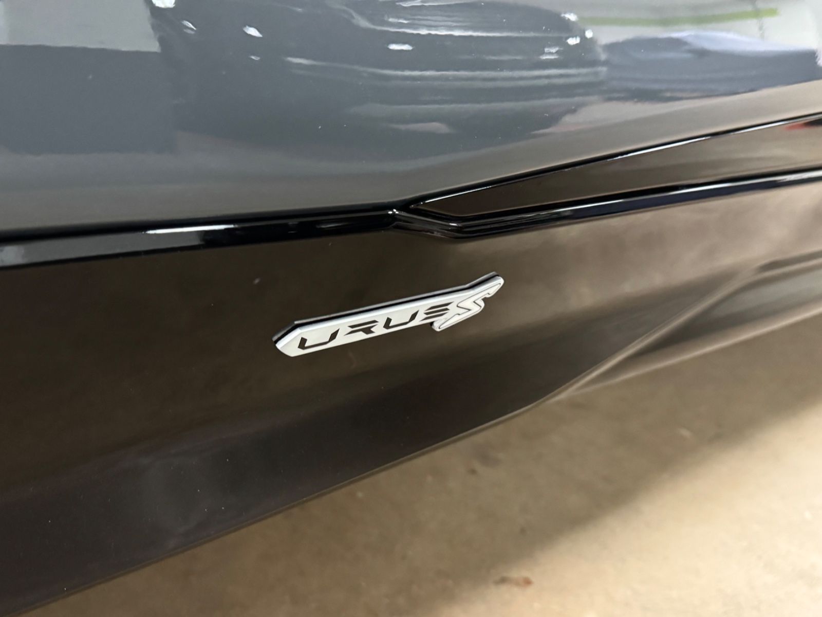 Fahrzeugabbildung Lamborghini URUS S GRIGIO TELESTO CARBON B&O MASSAGE 25 FULL