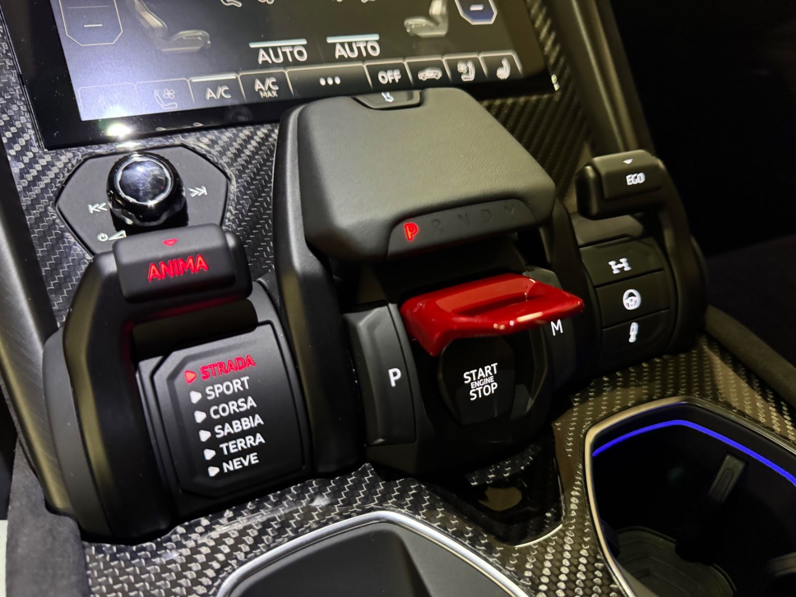Fahrzeugabbildung Lamborghini URUS S GRIGIO TELESTO CARBON B&O MASSAGE 25 FULL