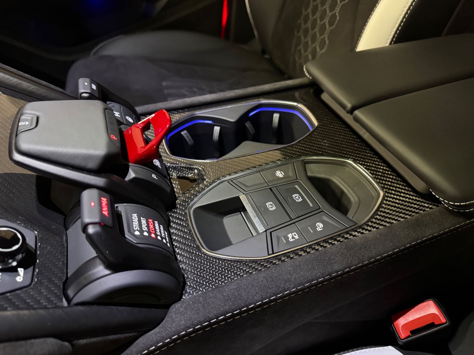 Fahrzeugabbildung Lamborghini URUS S GRIGIO TELESTO CARBON B&O MASSAGE 25 FULL