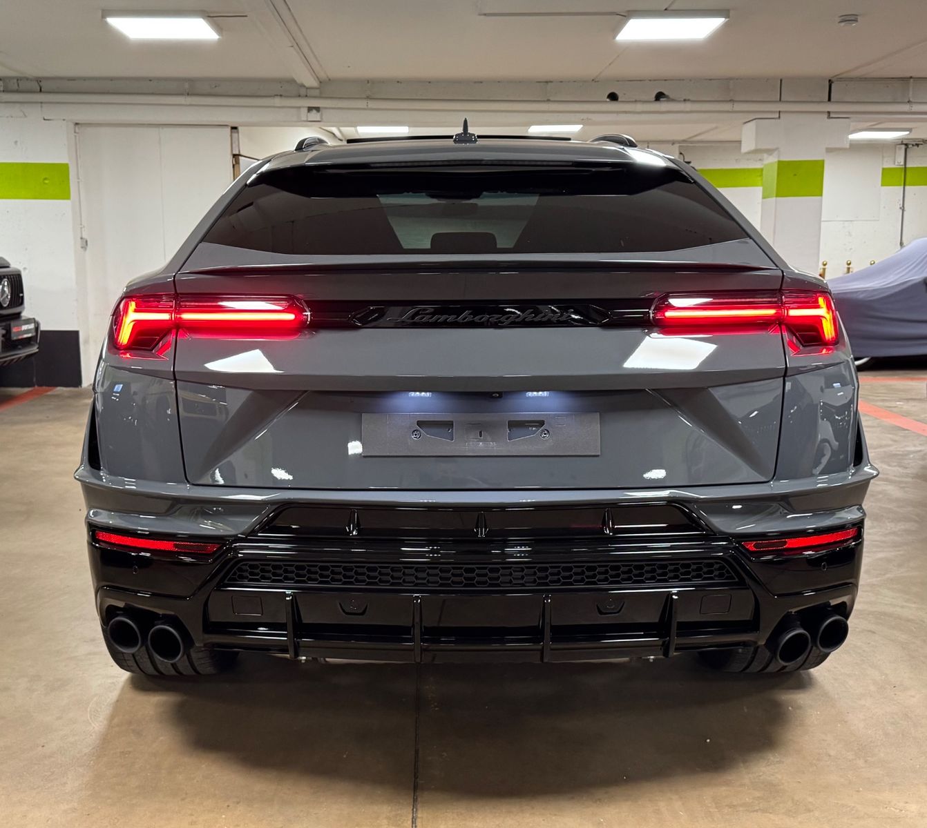Fahrzeugabbildung Lamborghini URUS S GRIGIO TELESTO CARBON B&O MASSAGE 25 FULL