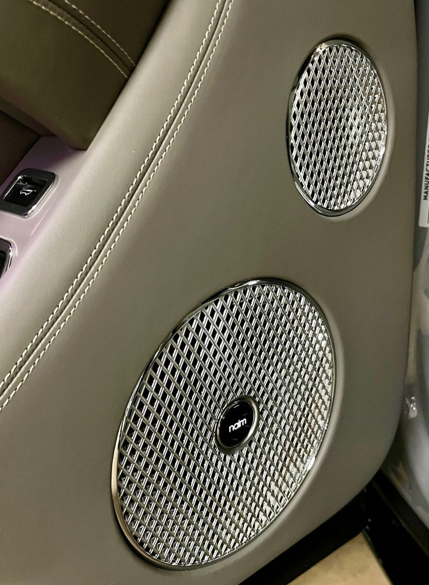 Fahrzeugabbildung Bentley BENTAYGA V8 S CARBON NAIM MASSAGE PANO FULL!