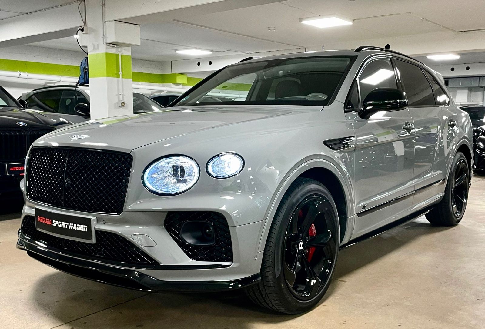 Fahrzeugabbildung Bentley BENTAYGA V8 S CARBON NAIM MASSAGE PANO FULL!