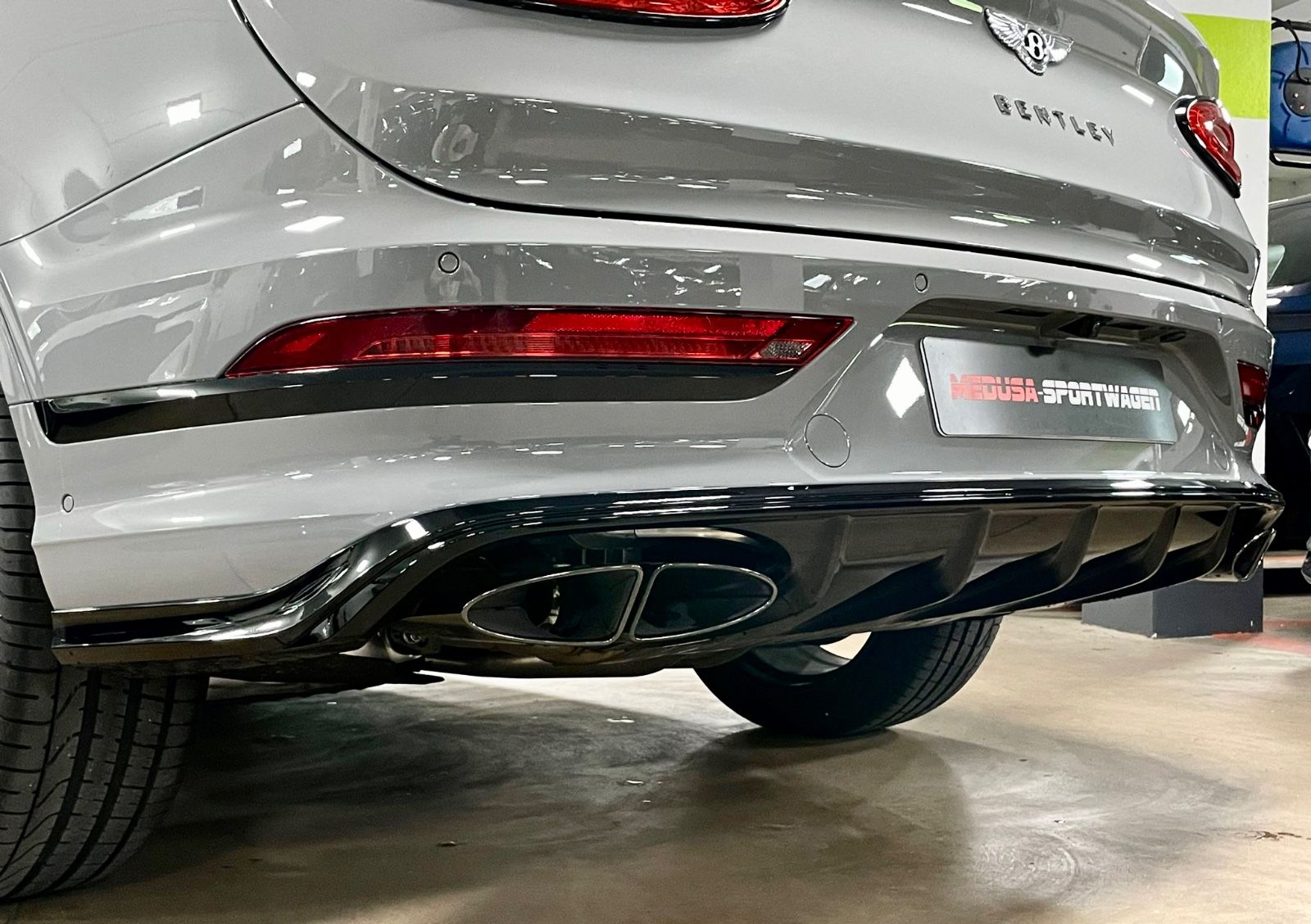 Fahrzeugabbildung Bentley BENTAYGA V8 S CARBON NAIM MASSAGE PANO FULL!