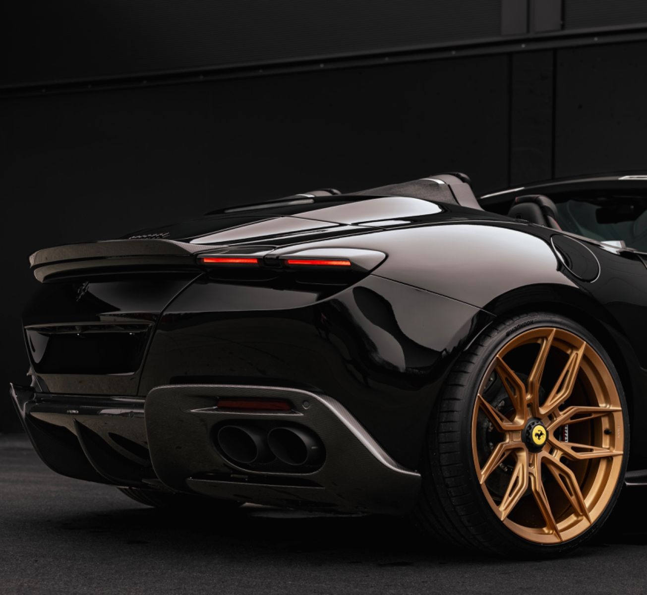 Fahrzeugabbildung Ferrari ROMA SPIDER NOVITEC UNIQUE PIECE FULL CARBON !!!