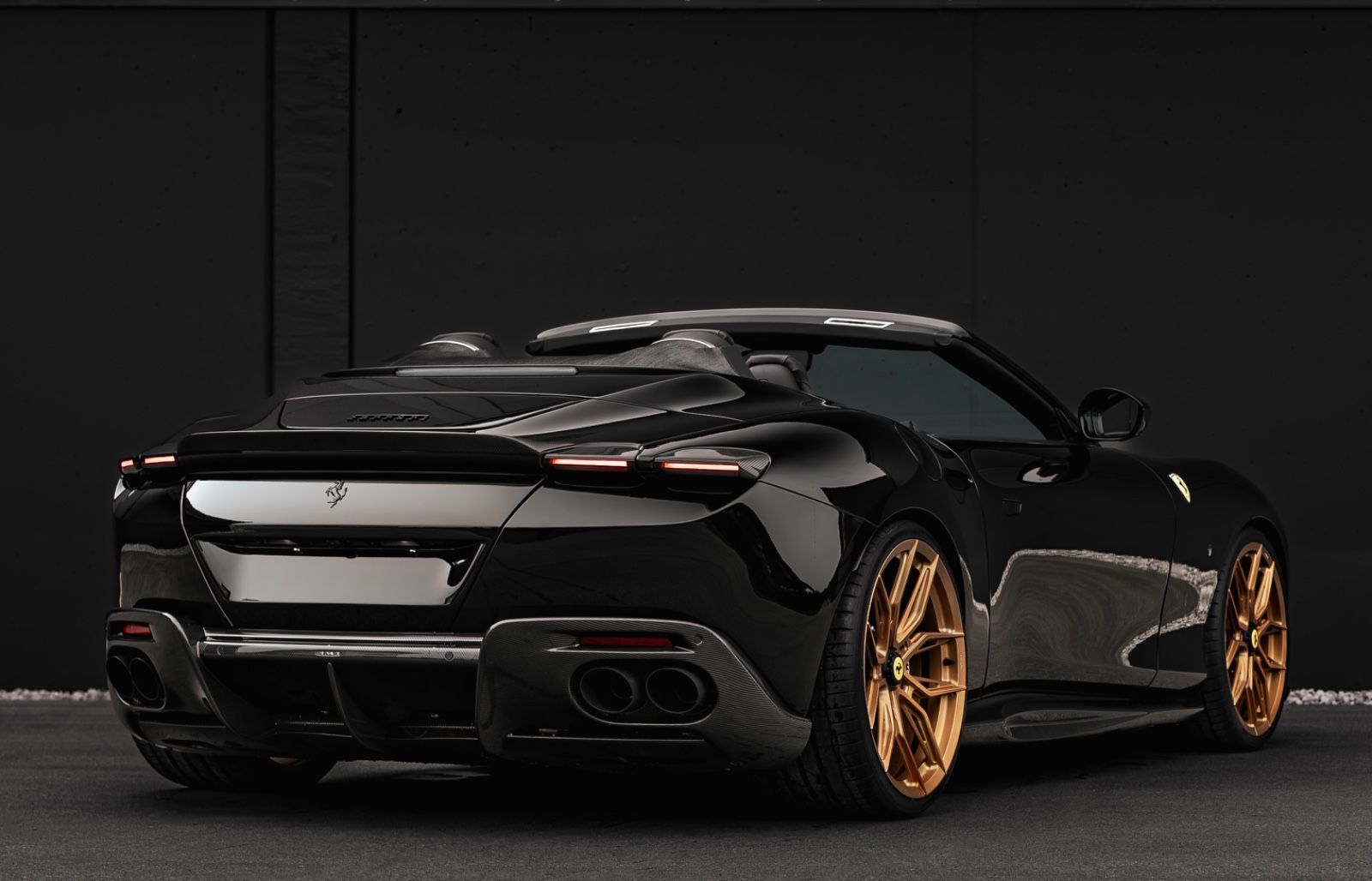 Fahrzeugabbildung Ferrari ROMA SPIDER NOVITEC UNIQUE PIECE FULL CARBON !!!