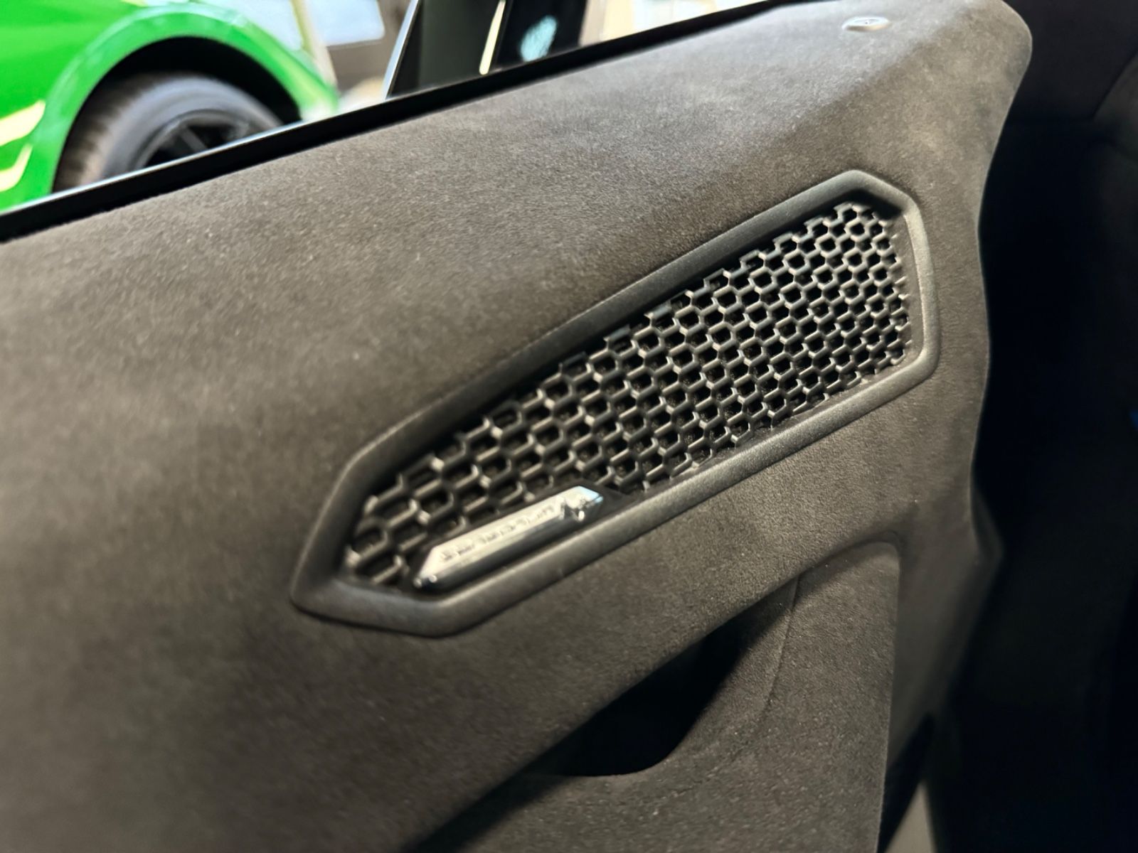Fahrzeugabbildung Lamborghini HURACAN TECNICA CARBON EXT&INT SENSONUM FULLOPT!