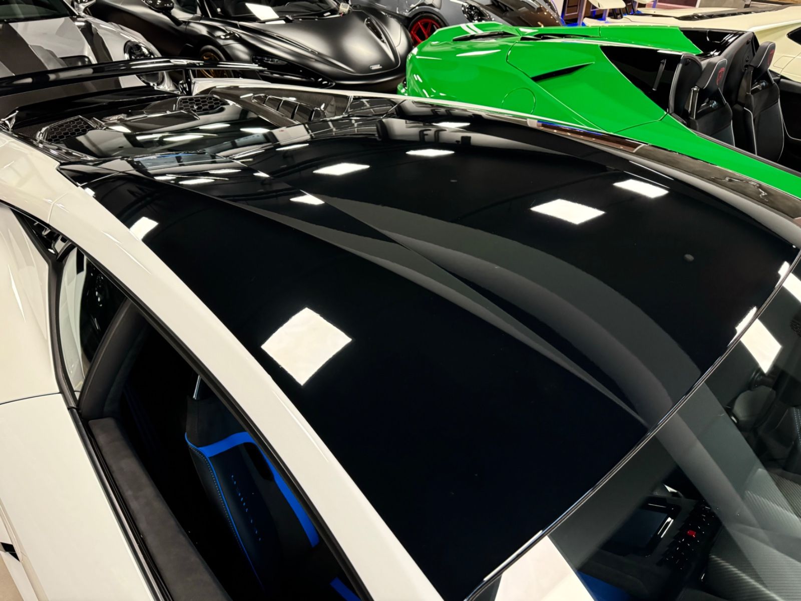 Fahrzeugabbildung Lamborghini HURACAN TECNICA CARBON EXT&INT SENSONUM FULLOPT!