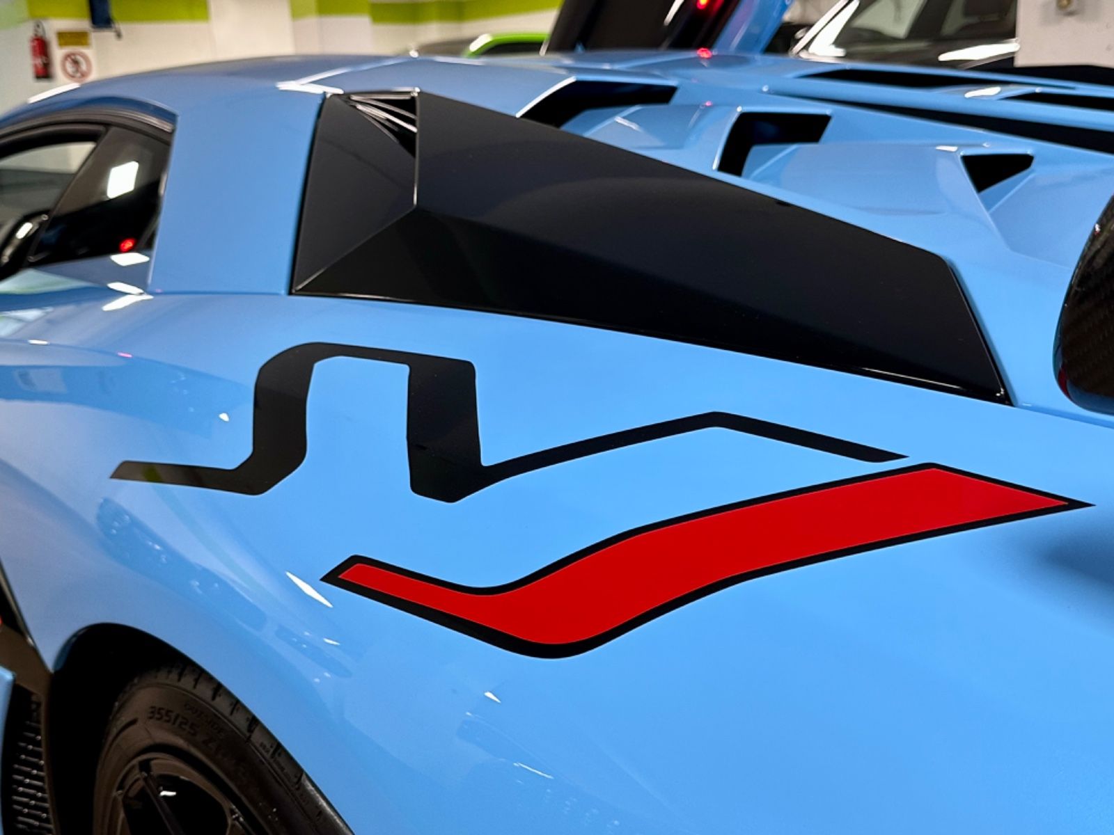 Fahrzeugabbildung Lamborghini AVENTADOR SVJ 10F900 CARBON LIFT SENSONUM FULL!