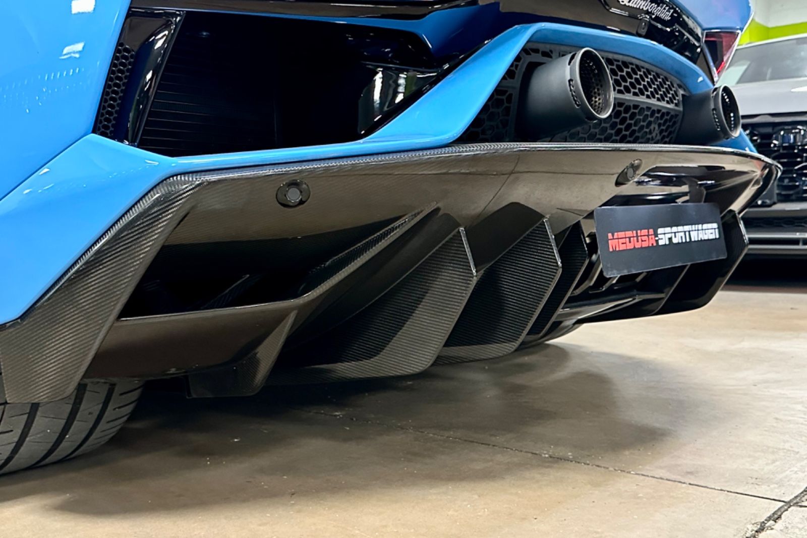 Fahrzeugabbildung Lamborghini AVENTADOR SVJ 10F900 CARBON LIFT SENSONUM FULL!