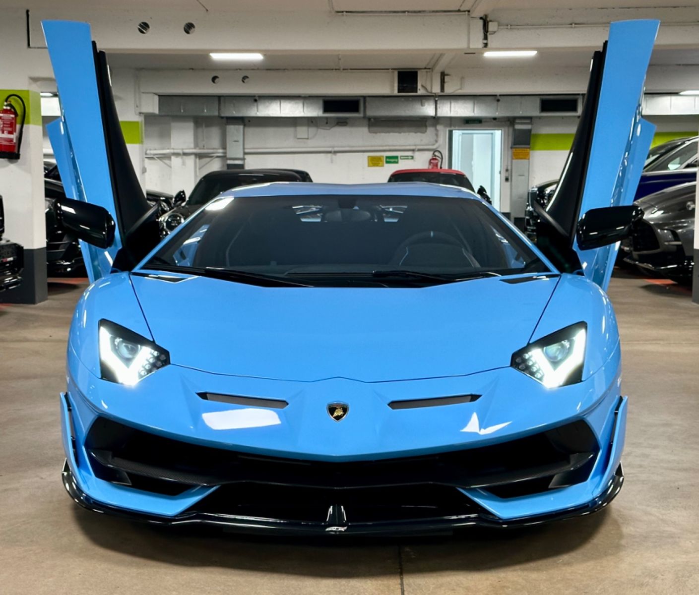 Fahrzeugabbildung Lamborghini AVENTADOR SVJ 10F900 CARBON LIFT SENSONUM FULL!
