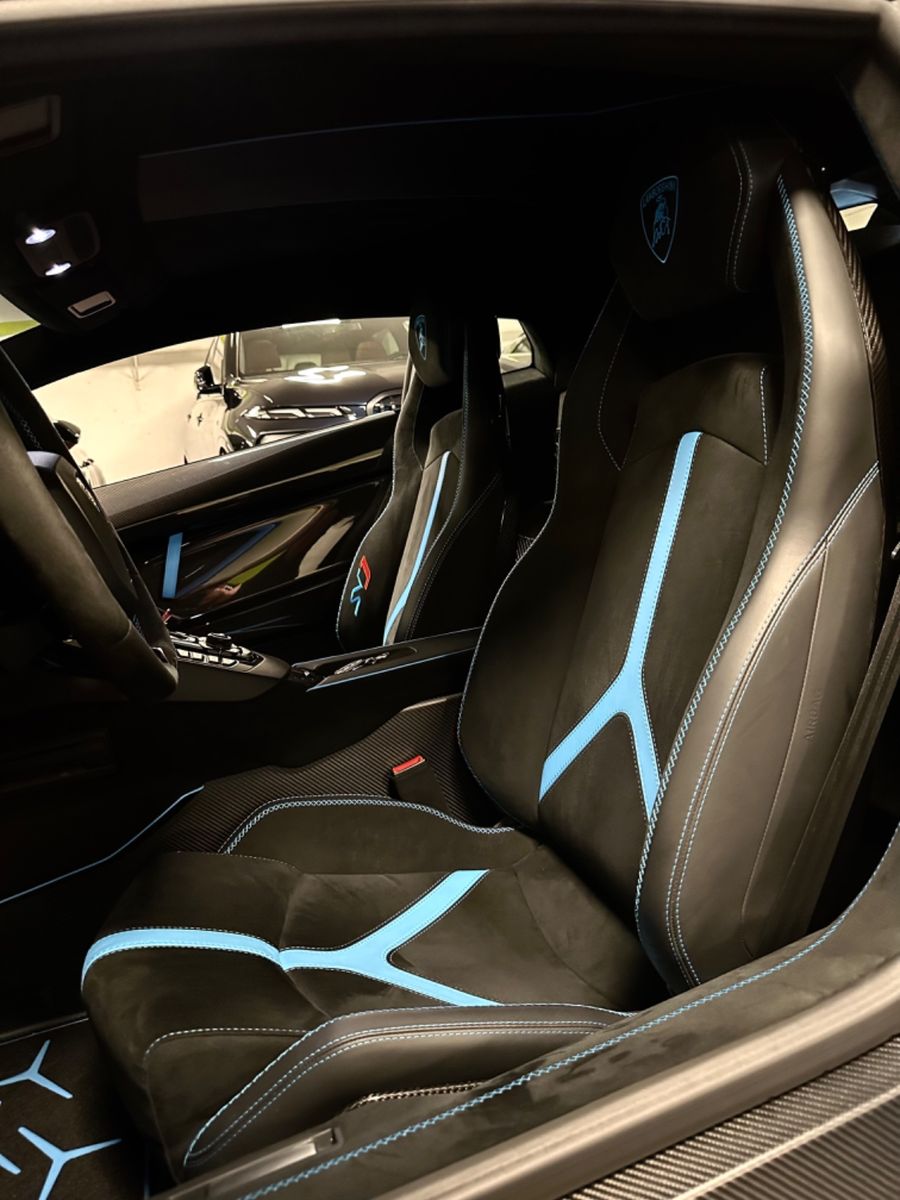 Fahrzeugabbildung Lamborghini AVENTADOR SVJ 10F900 CARBON LIFT SENSONUM FULL!