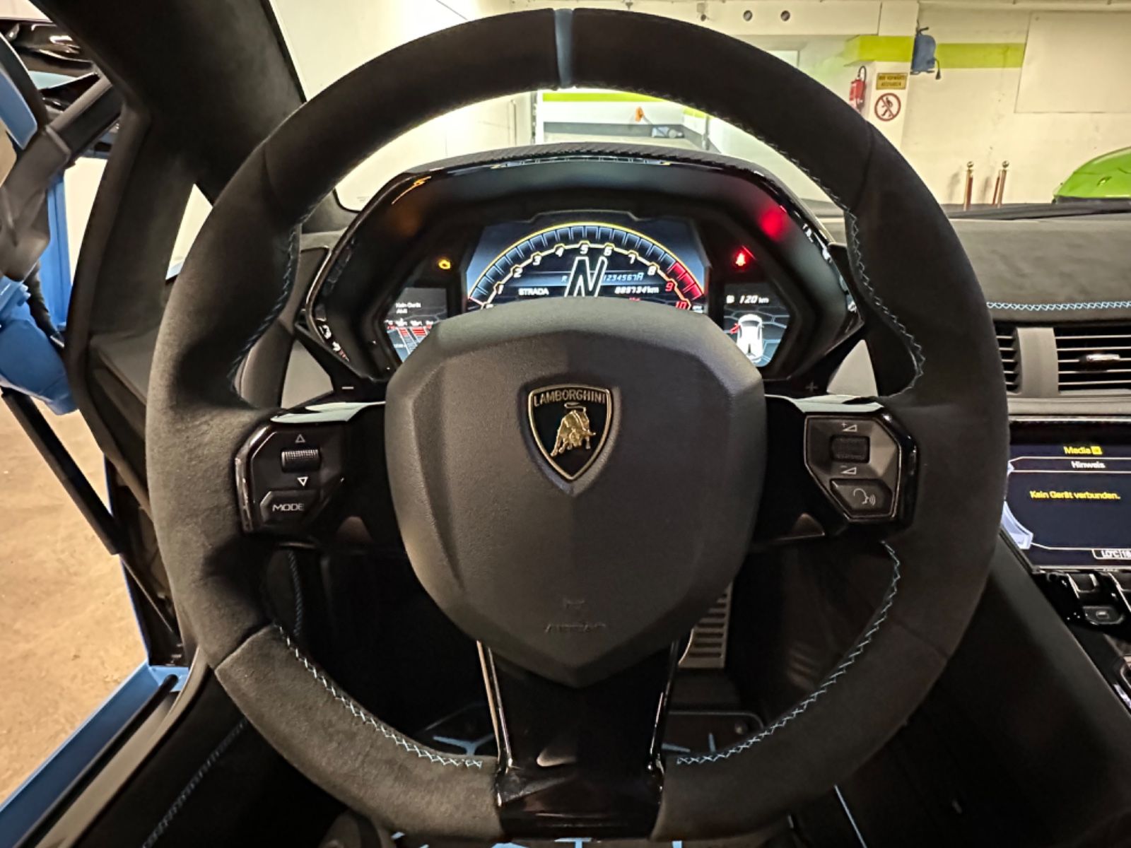 Fahrzeugabbildung Lamborghini AVENTADOR SVJ 10F900 CARBON LIFT SENSONUM FULL!