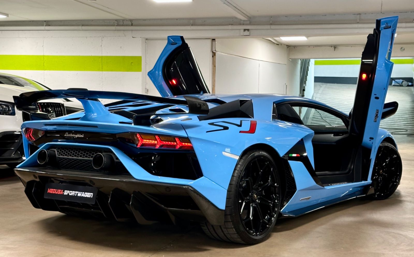 Fahrzeugabbildung Lamborghini AVENTADOR SVJ 10F900 CARBON LIFT SENSONUM FULL!