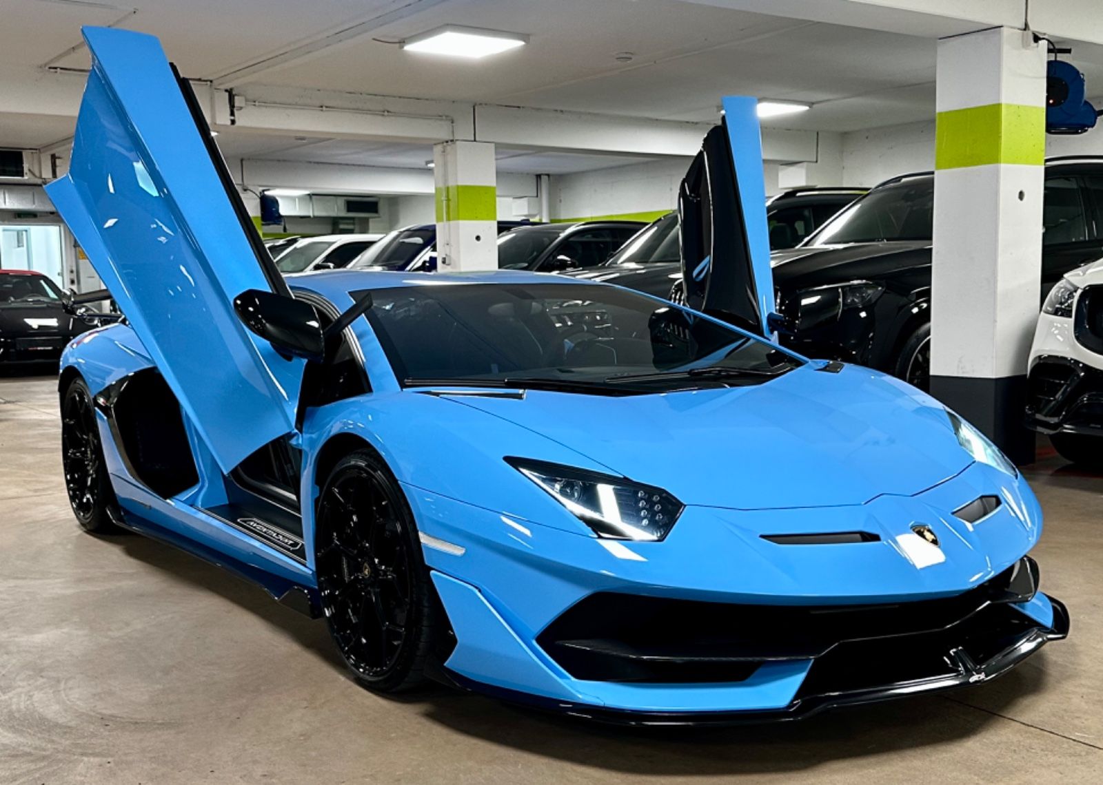 Fahrzeugabbildung Lamborghini AVENTADOR SVJ 10F900 CARBON LIFT SENSONUM FULL!
