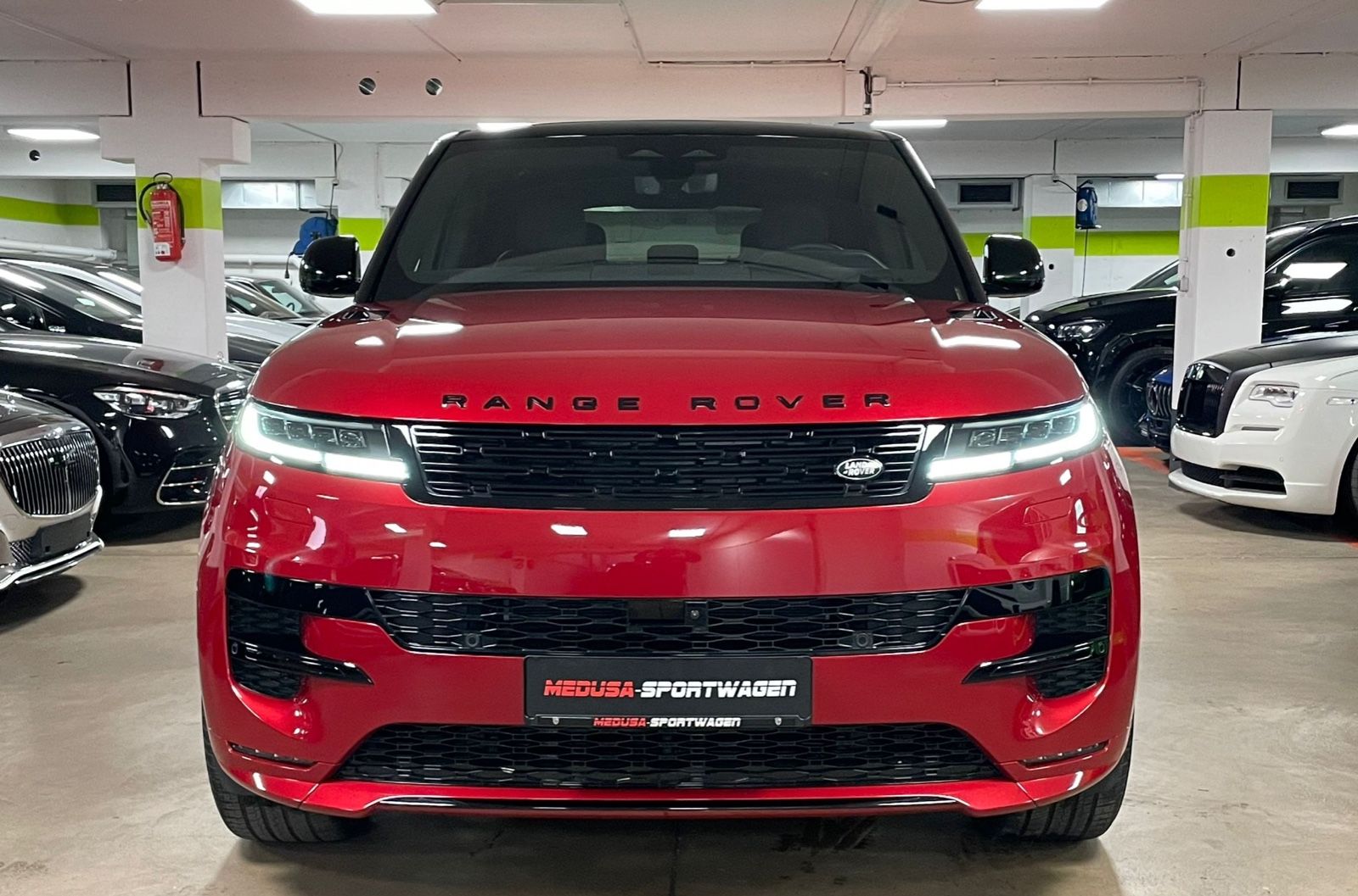 Fahrzeugabbildung Land Rover RR SPORT D300 DYNAMIC SE BLACKPACK PANO PROD22!