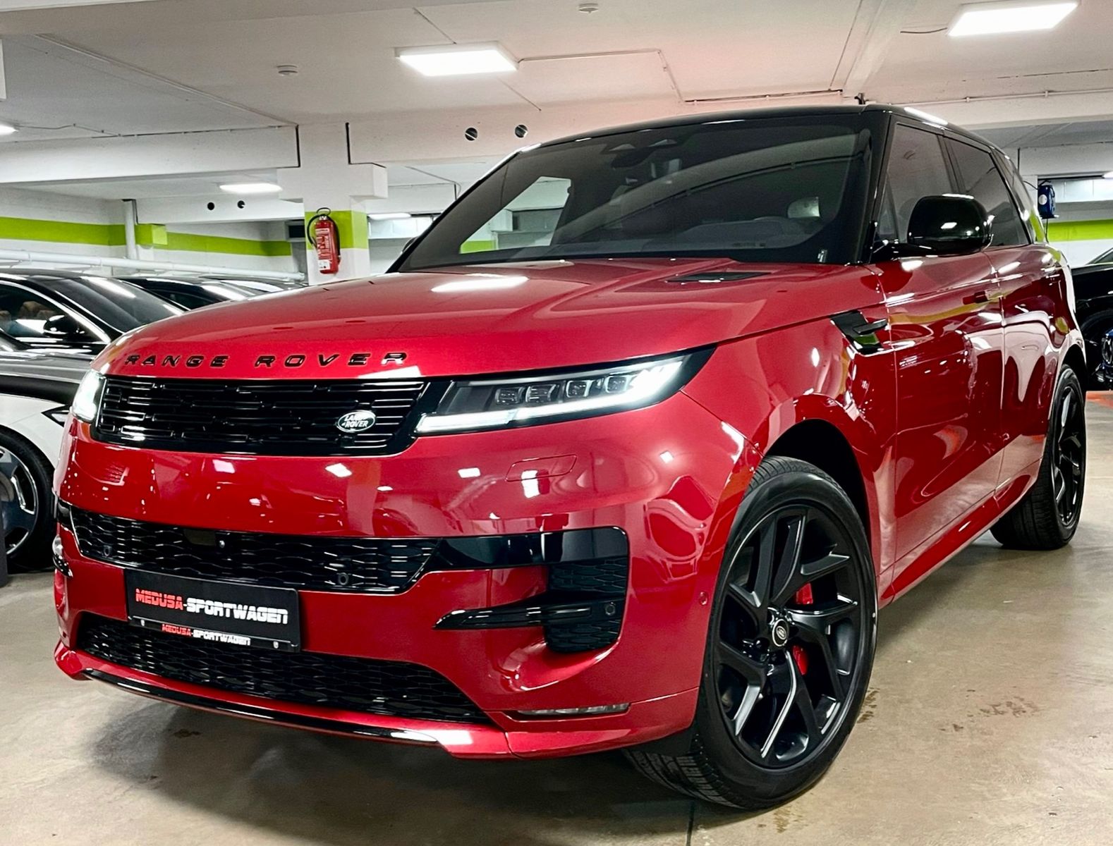 Fahrzeugabbildung Land Rover RR SPORT D300 DYNAMIC SE BLACKPACK PANO PROD22!