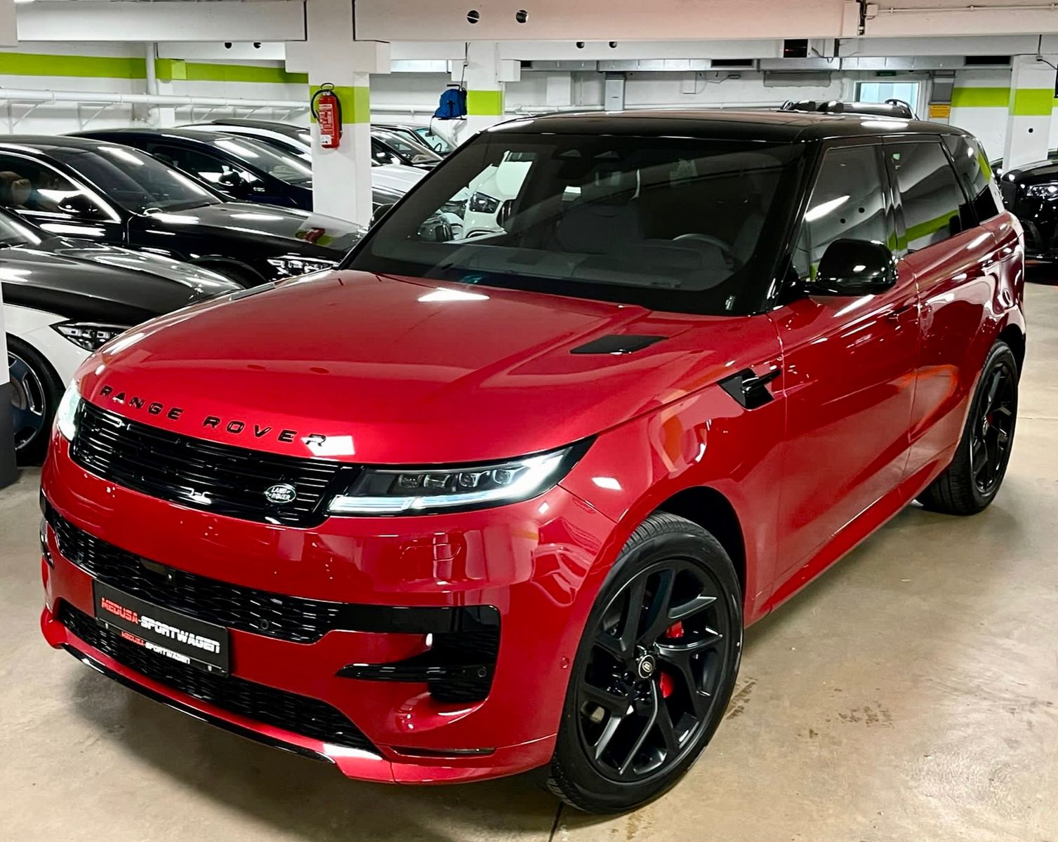 Fahrzeugabbildung Land Rover RR SPORT D300 DYNAMIC SE BLACKPACK PANO PROD22!