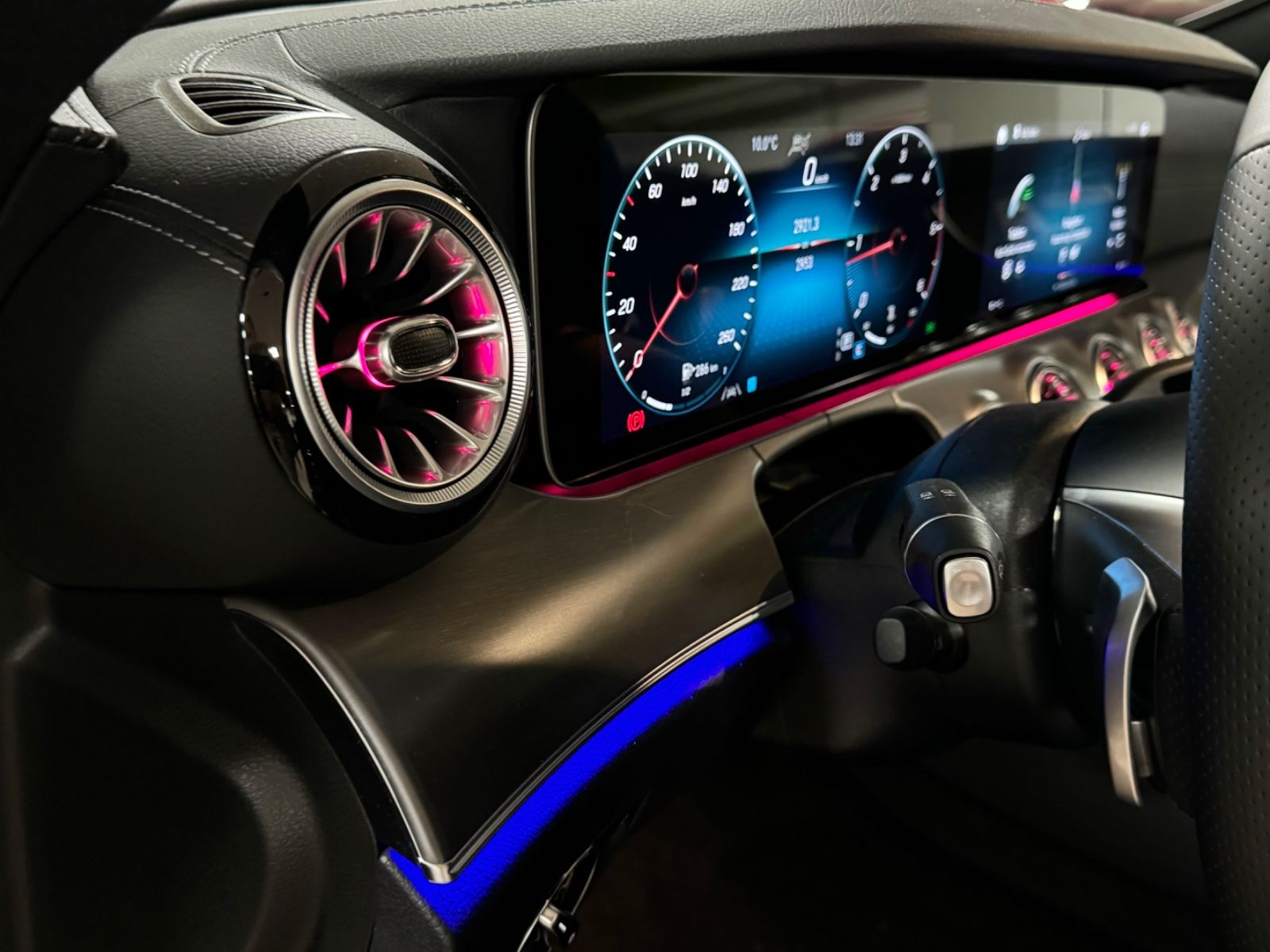 Fahrzeugabbildung Mercedes-Benz E 220 d 4M COUPE FACELIFT NIGHTEDITION AMG TRAUM