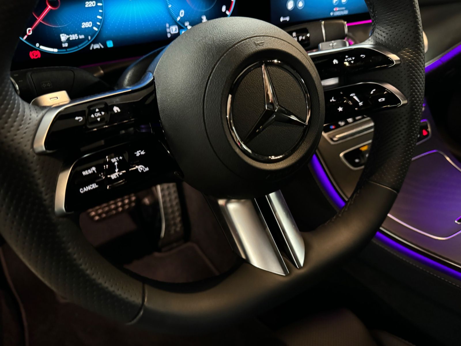 Fahrzeugabbildung Mercedes-Benz E 220 d 4M COUPE FACELIFT NIGHTEDITION AMG TRAUM