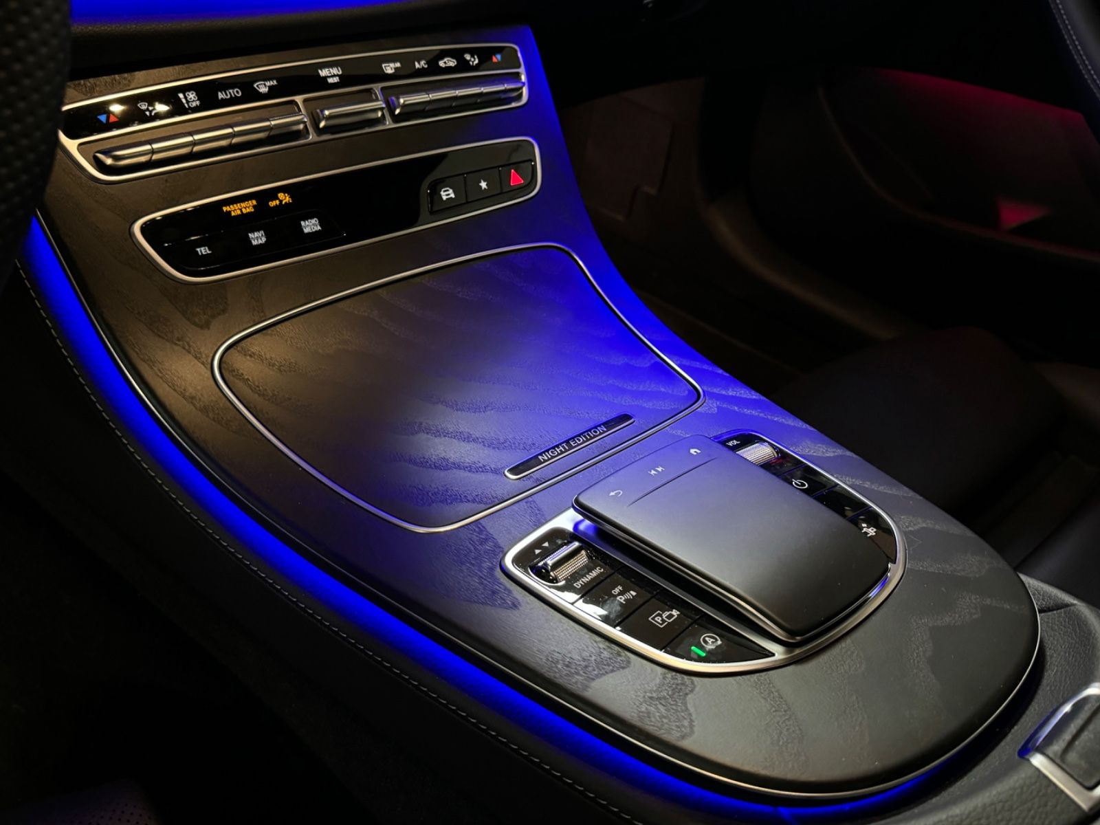 Fahrzeugabbildung Mercedes-Benz E 220 d 4M COUPE FACELIFT NIGHTEDITION AMG TRAUM