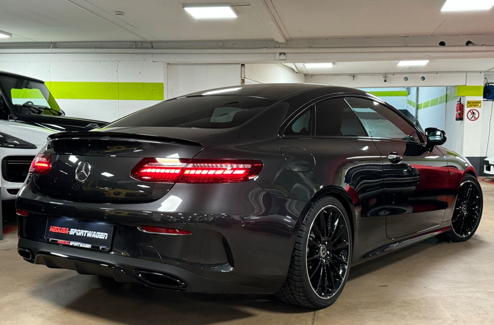 Fahrzeugabbildung Mercedes-Benz E 220 d 4M COUPE FACELIFT NIGHTEDITION AMG TRAUM