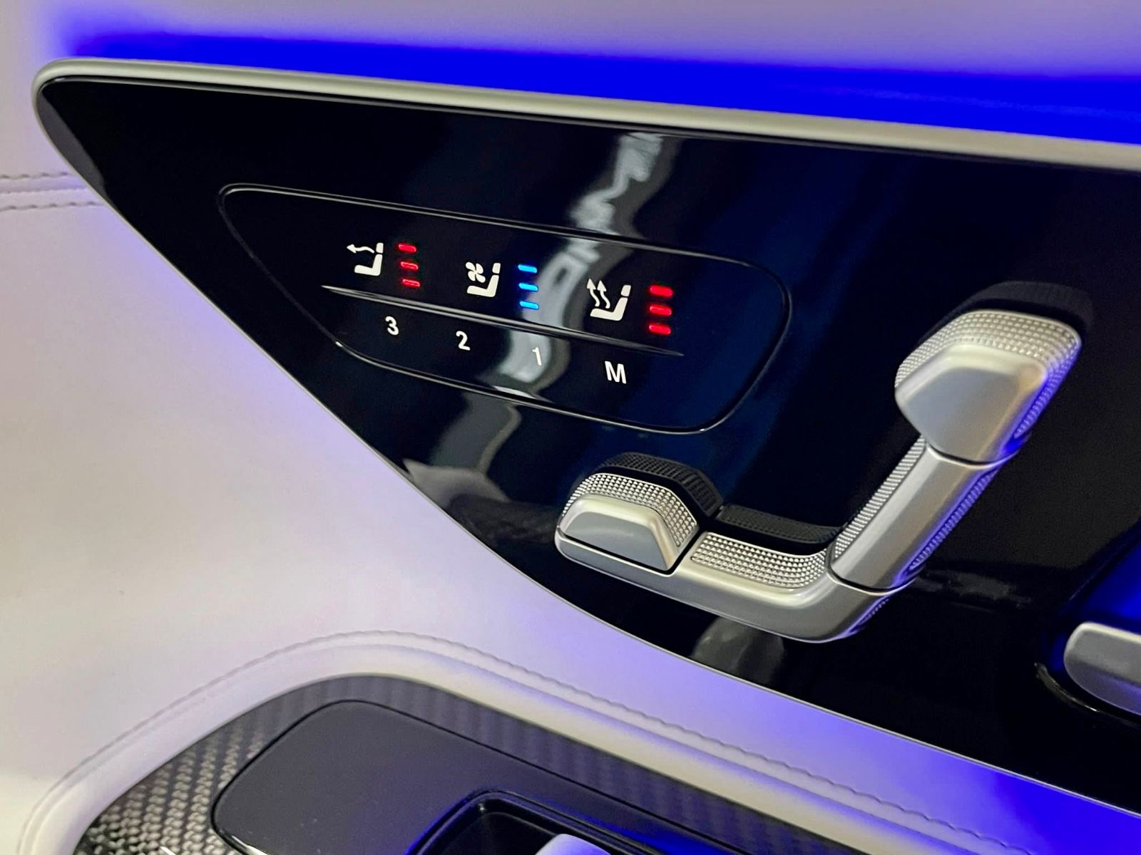 Fahrzeugabbildung Mercedes-Benz SL63 AMG EXCLUSIV CARBON BURMESTER MASSAGE FULL!
