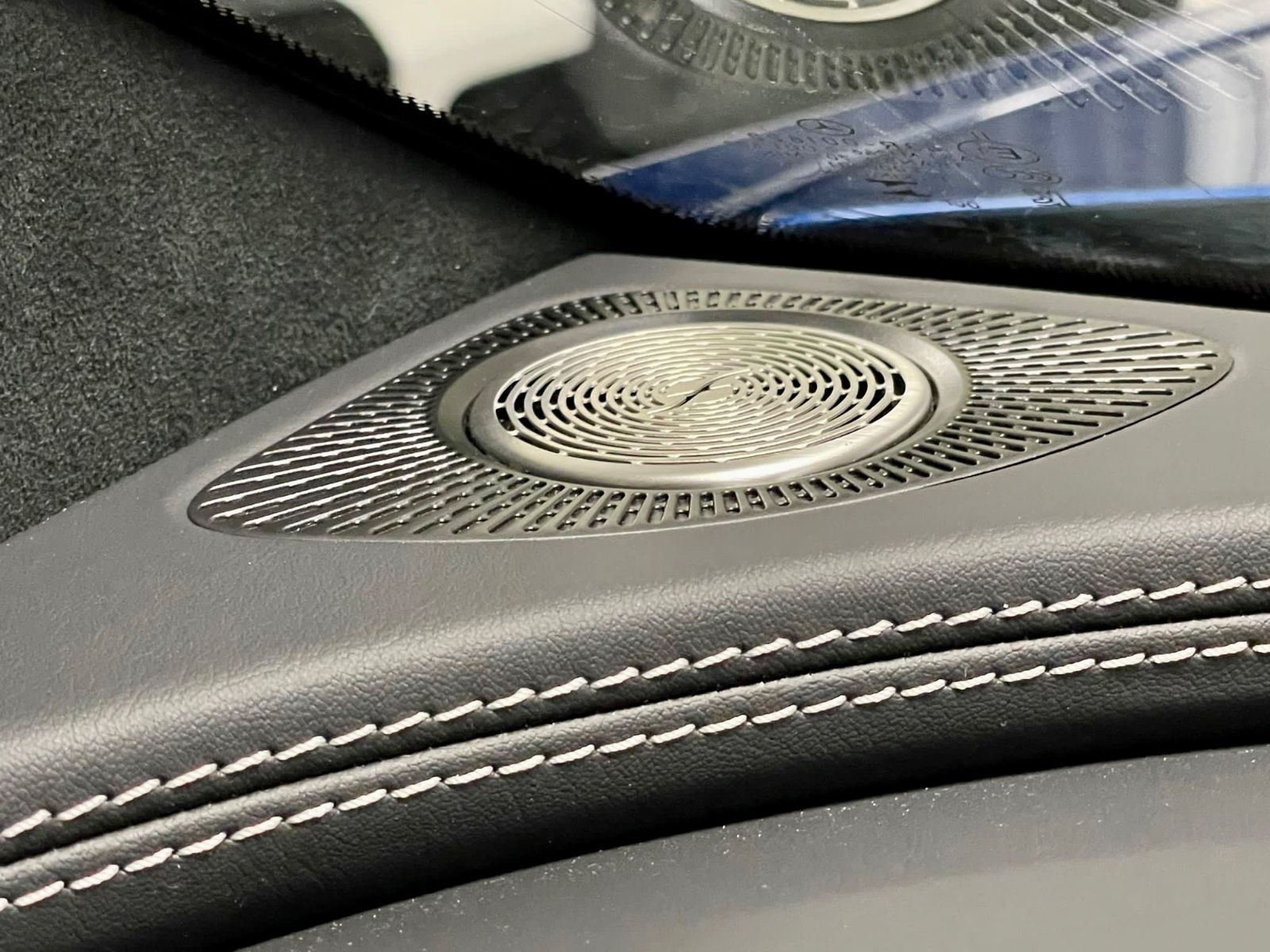 Fahrzeugabbildung Mercedes-Benz SL63 AMG EXCLUSIV CARBON BURMESTER MASSAGE FULL!