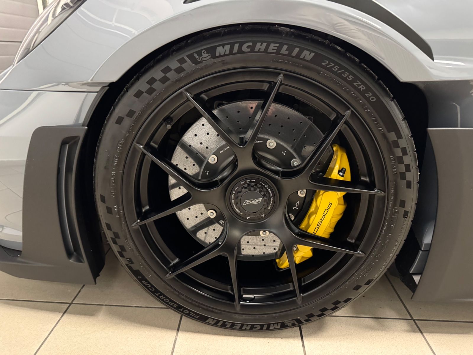Fahrzeugabbildung Porsche 911 GT3 RS WEISSACH CARBON CERAMIC LIFT FULL!!!
