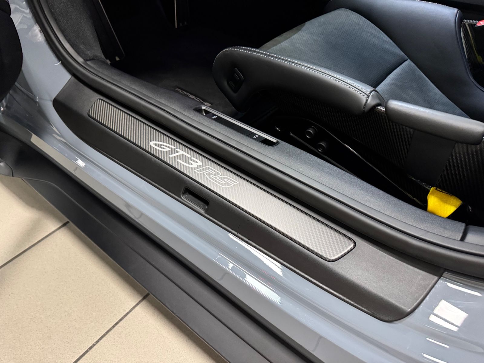 Fahrzeugabbildung Porsche 911 GT3 RS WEISSACH CARBON CERAMIC LIFT FULL!!!