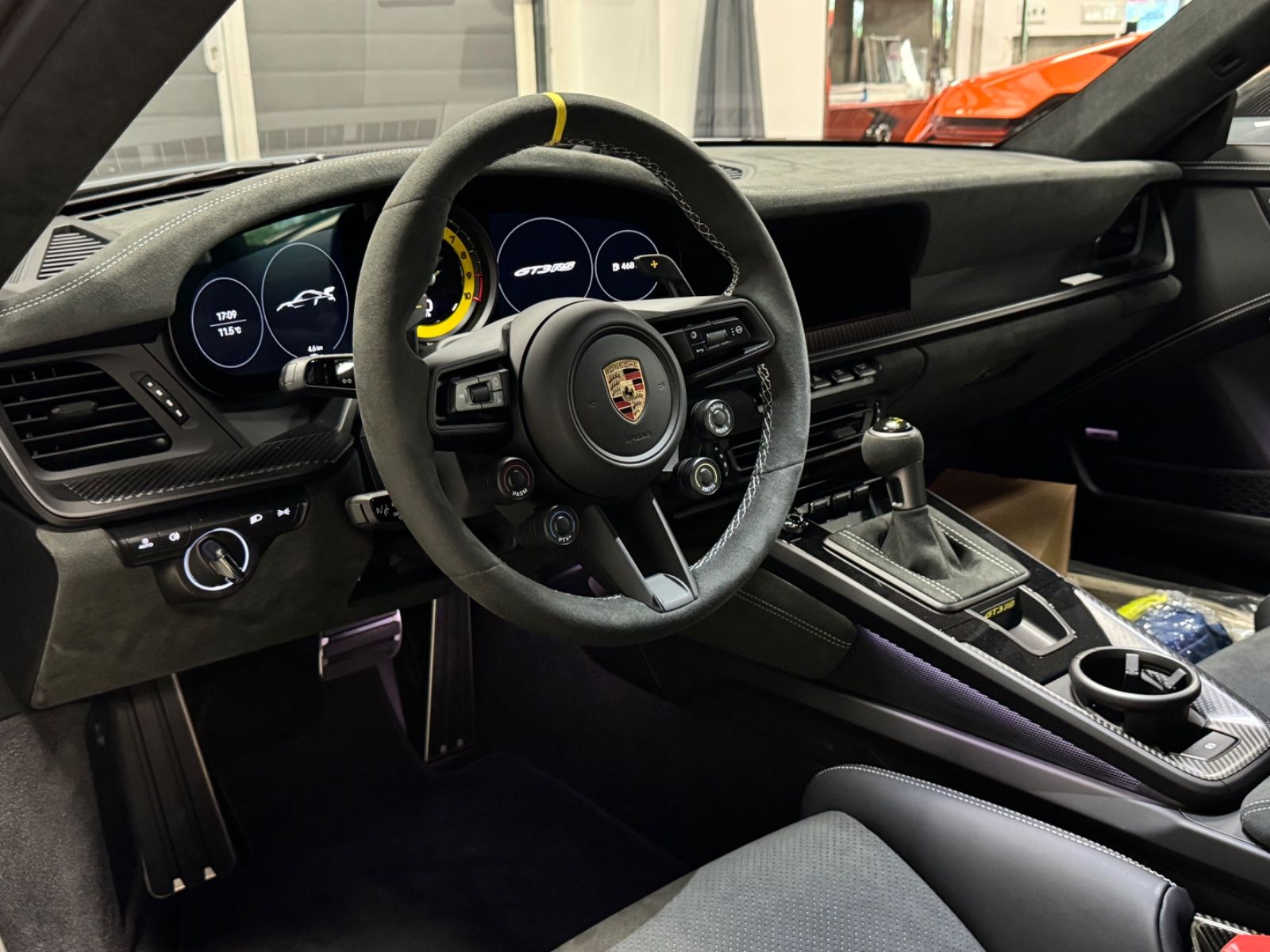 Fahrzeugabbildung Porsche 911 GT3 RS WEISSACH CARBON CERAMIC LIFT FULL!!!