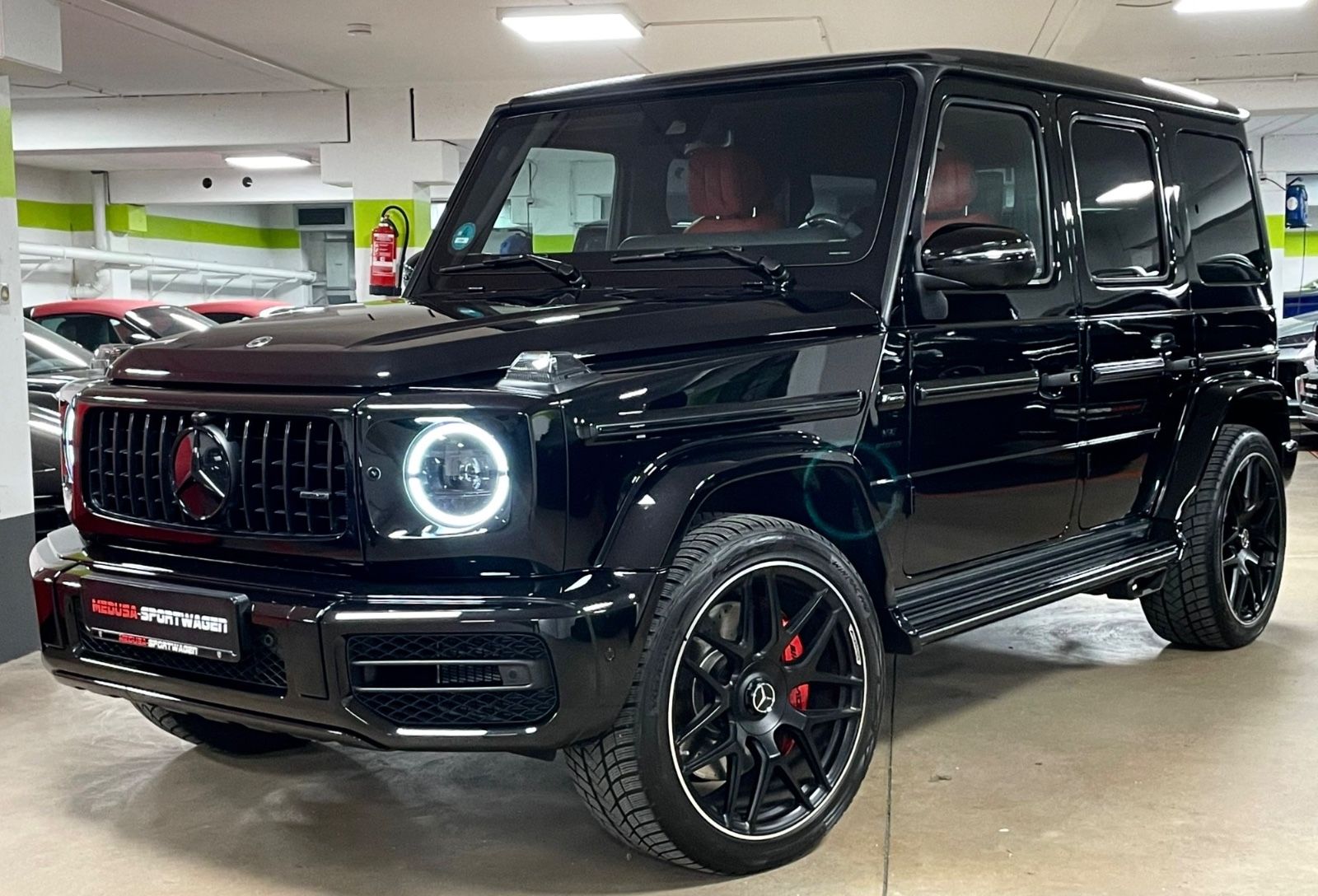 Fahrzeugabbildung Mercedes-Benz G 63 AMG RED INT CARBON NIGHTPACKII MASSAGE FULL