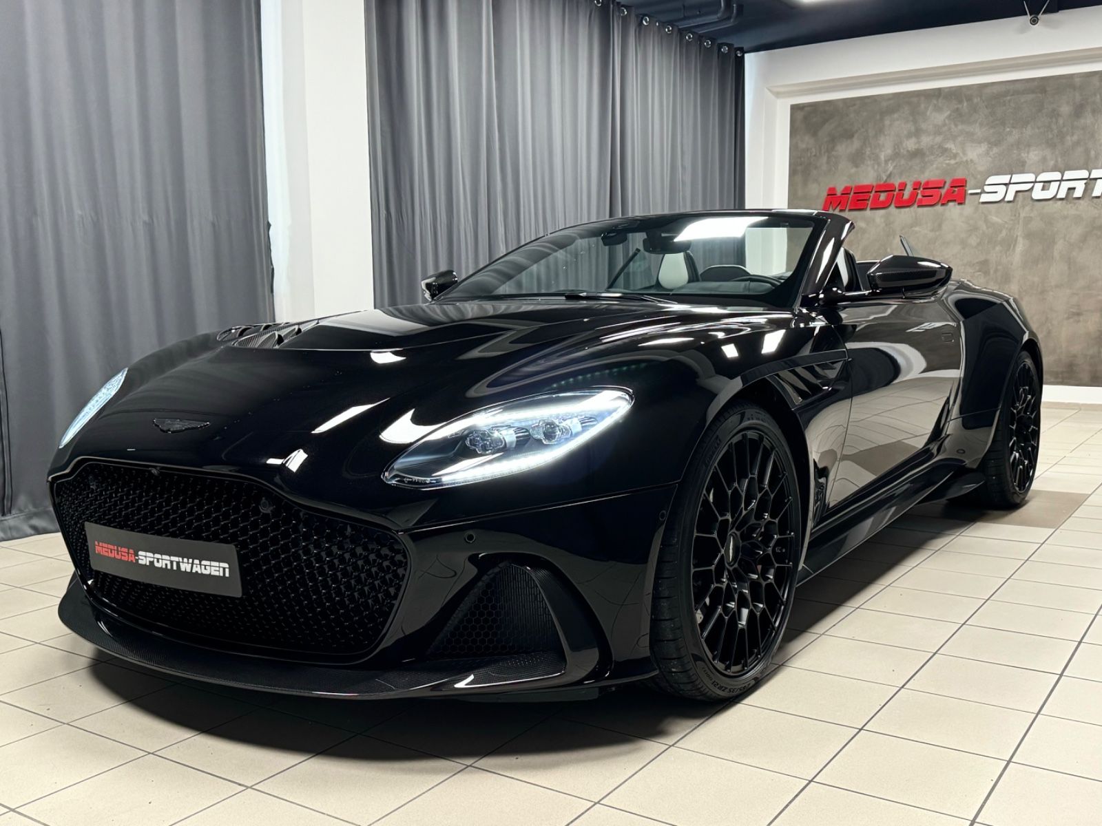 Fahrzeugabbildung Aston Martin DBS V12 770 ULTIMATE VOLANTE 1OF199 EXLUSIV NEW!