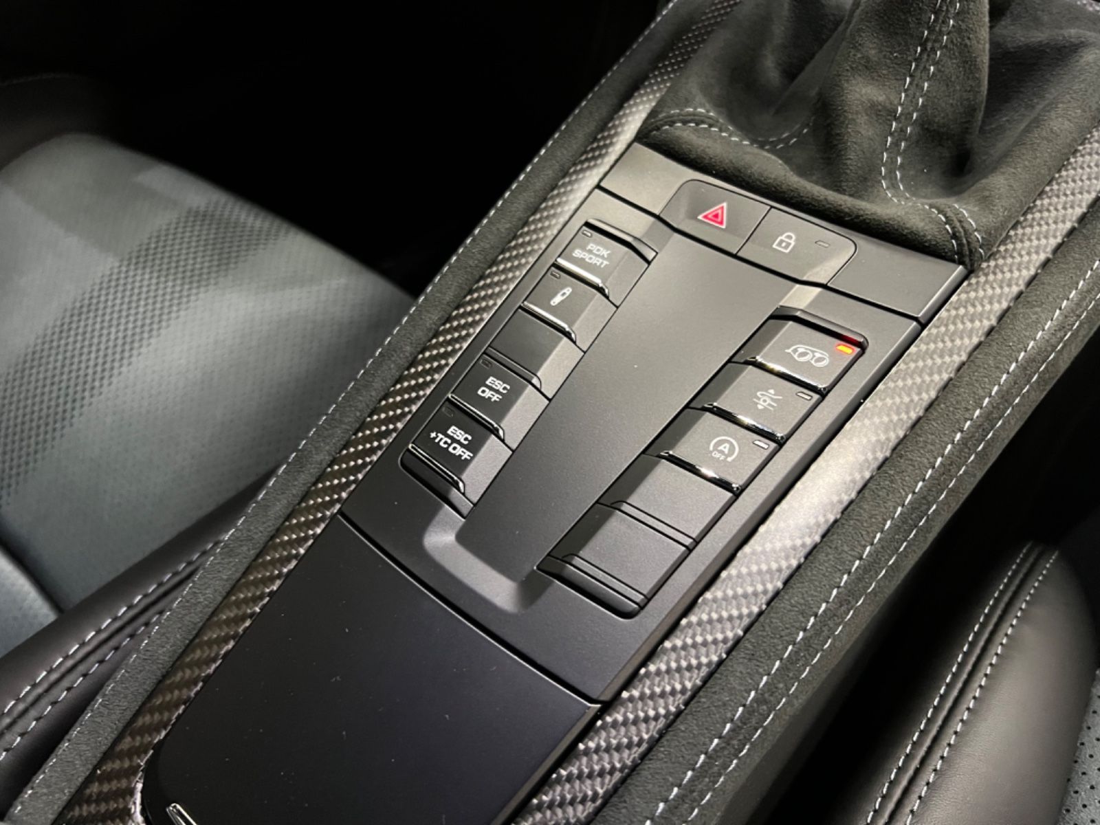 Fahrzeugabbildung Porsche CAYMAN GT4RS WEISSACH CLUBSPORT CERAMIC MY23 NEW